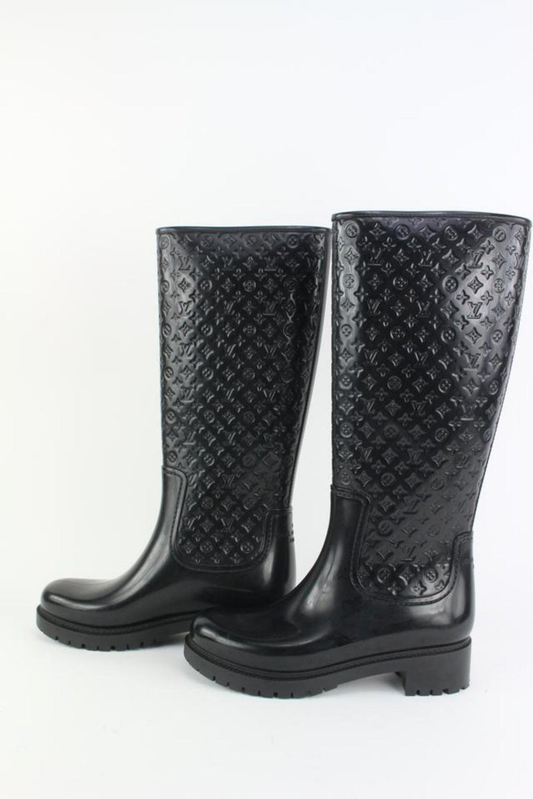 Louis Vuitton Donna 36 Stivali da pioggia in gomma nera Stivali da pioggia  alti 9L1221 in vendita su 1stDibs