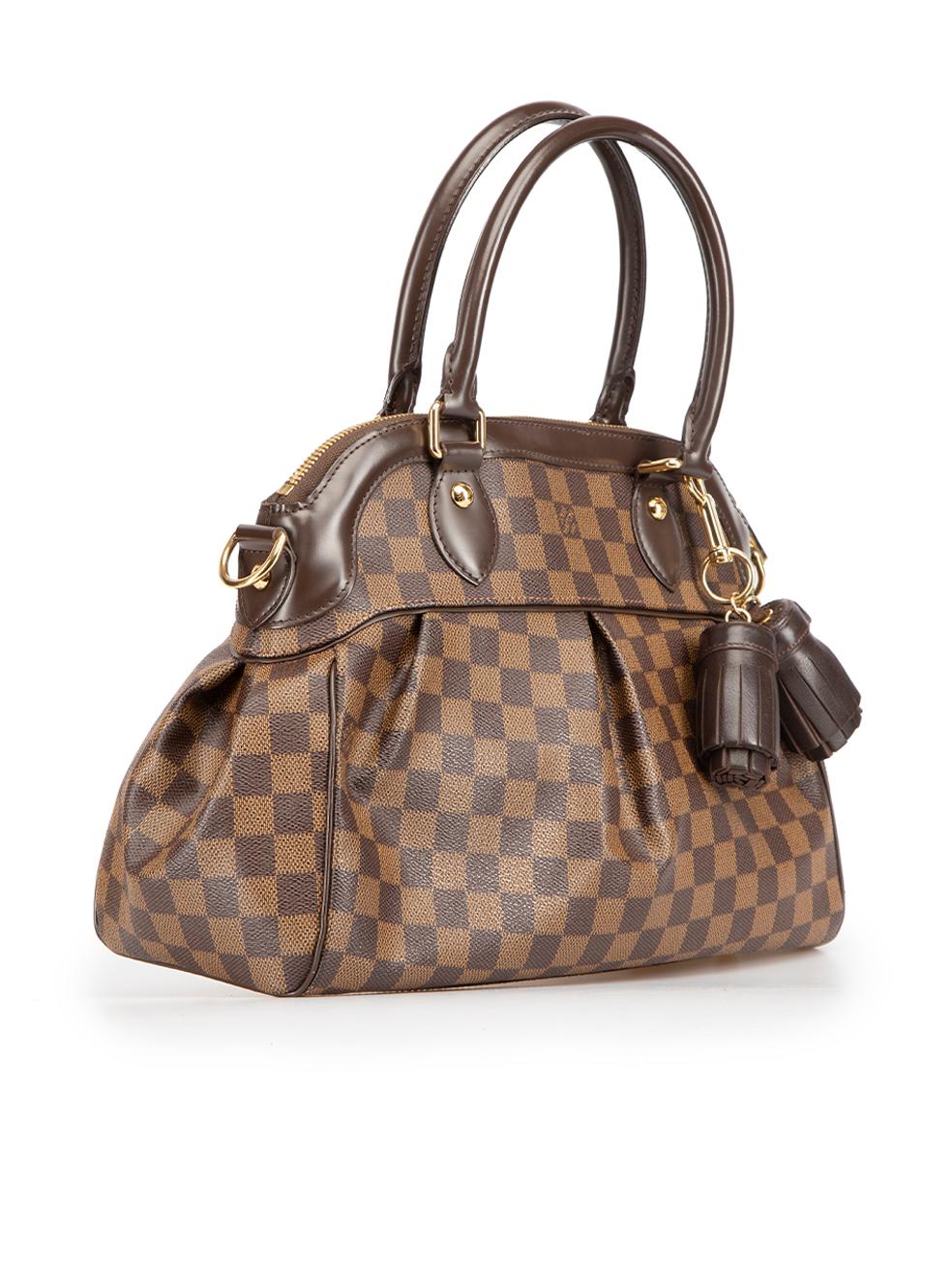 CONDITION is Very good. Minimal wear to bag is evident. Minimal wear to the rear-left base corner and shoulder strap with small scuffs to the front top leather trim with faint scratch on this used Louis Vuitton designer resale item. This item comes