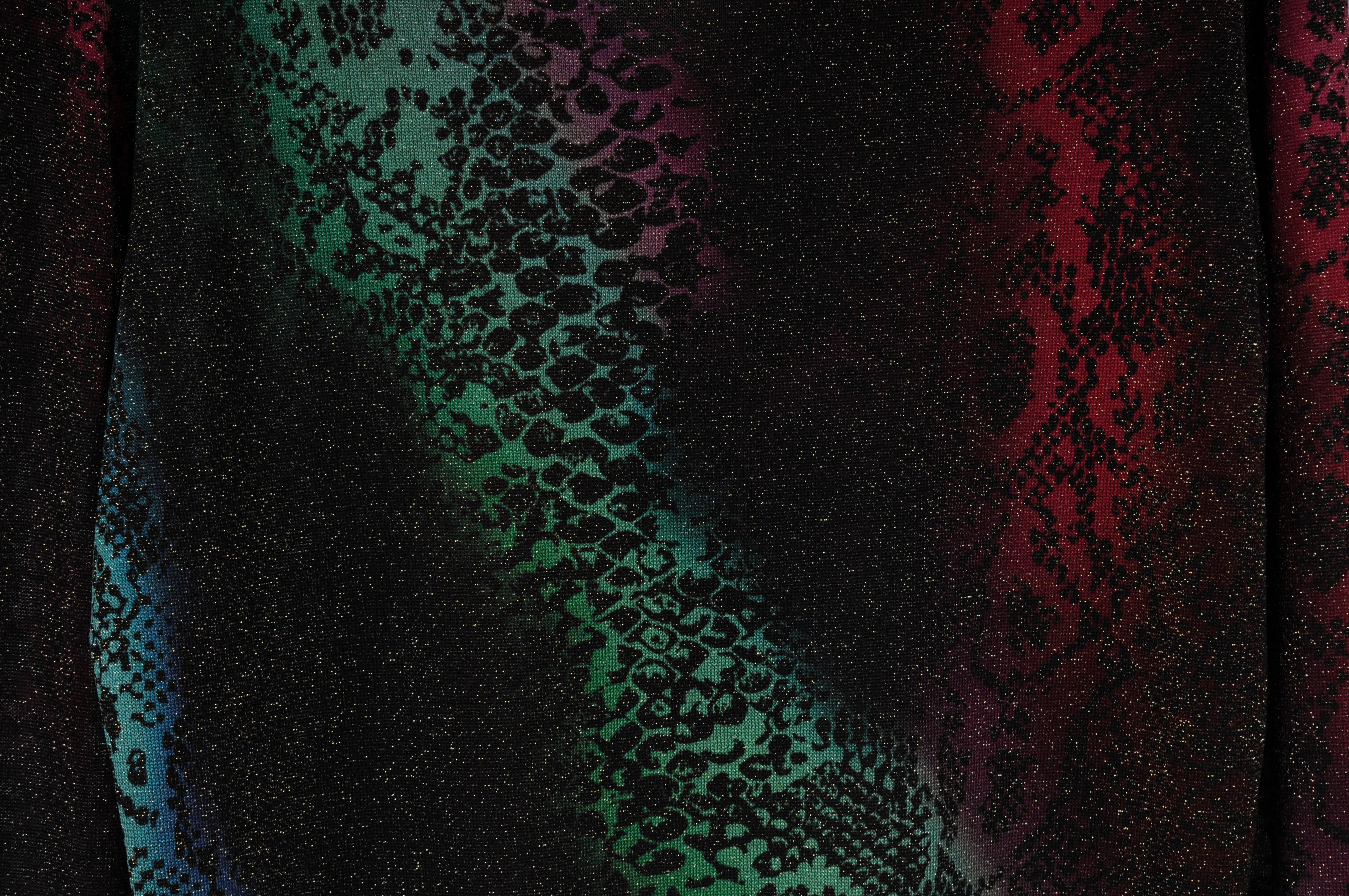 Louis Vuitton Womens V Neck Animal Print Shimmer Sweater Medium Viscose Blend en vente 1