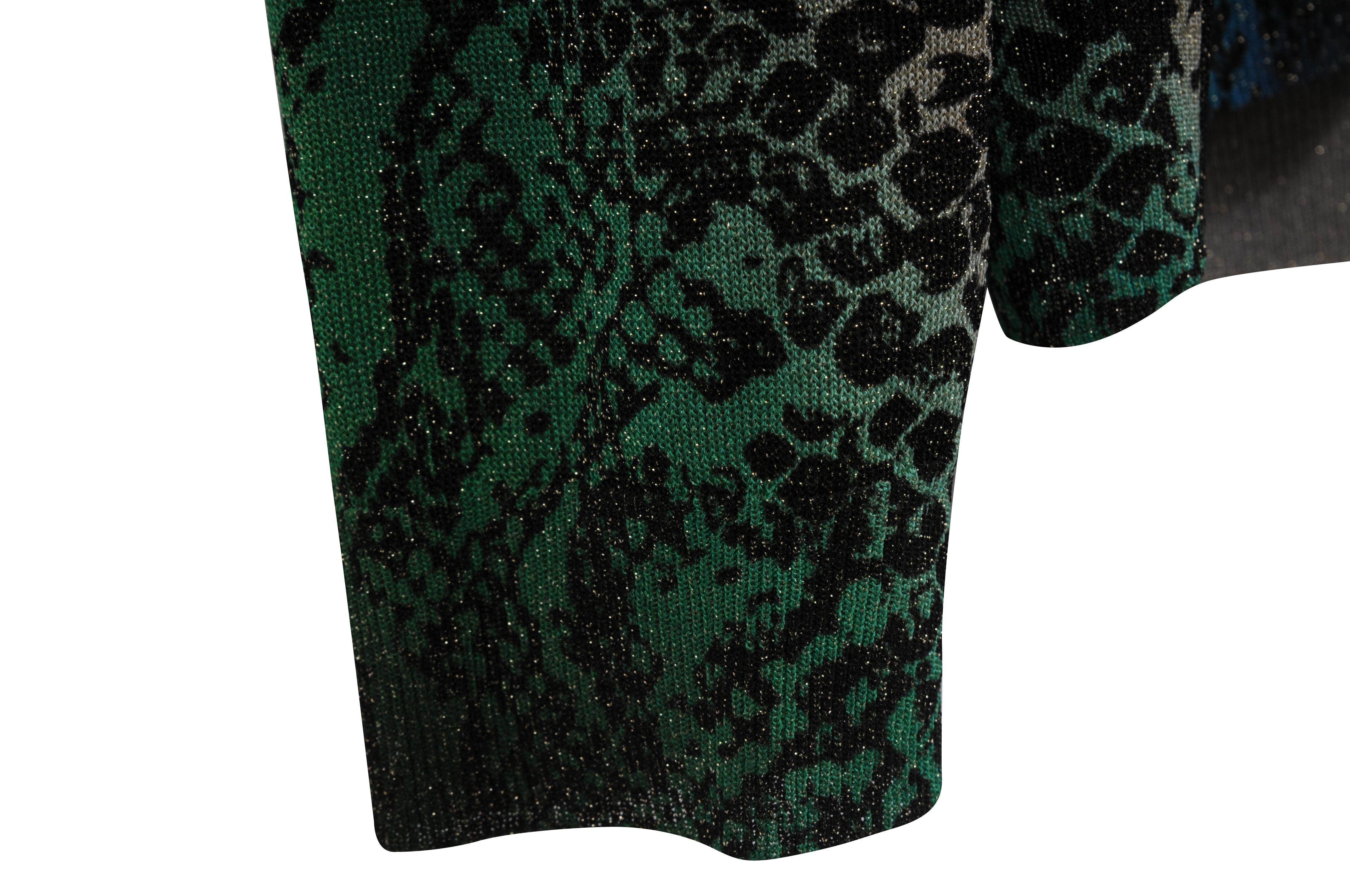Louis Vuitton Womens V Neck Animal Print Shimmer Sweater Medium Viscose Blend en vente 2