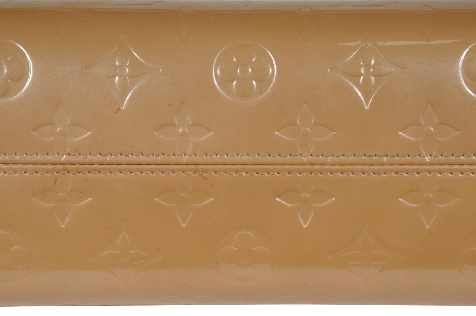 Louis Vuitton Donna Roxbury Drive Monogram Vernis Borsa a tracolla in pelle marrone in vendita 6