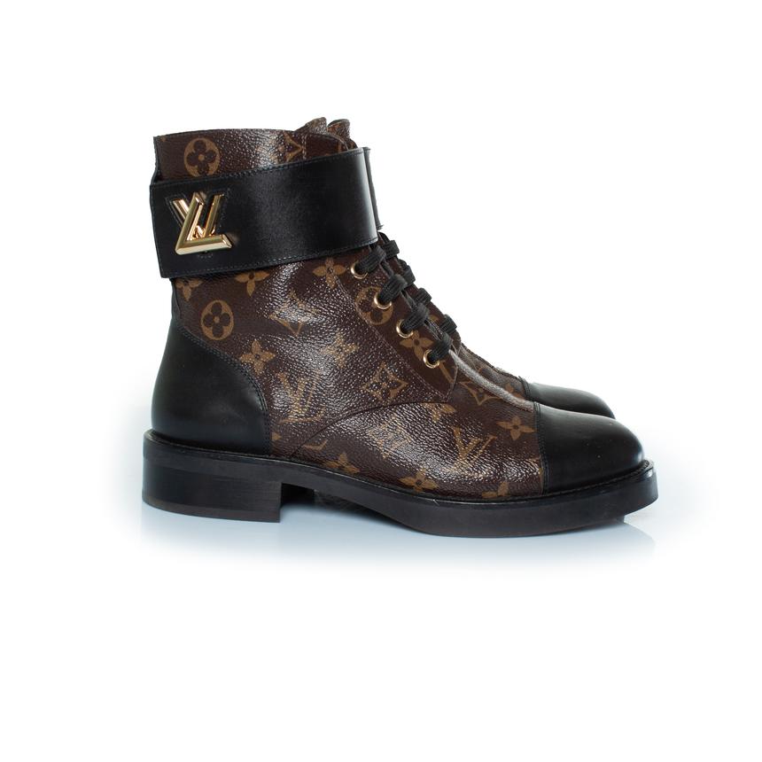 Louis Vuitton, wonderland flat rangers in monogram For Sale 1