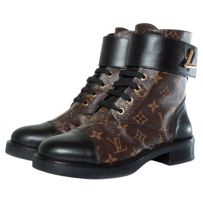Louis Vuitton, wonderland flat rangers in monogram For Sale