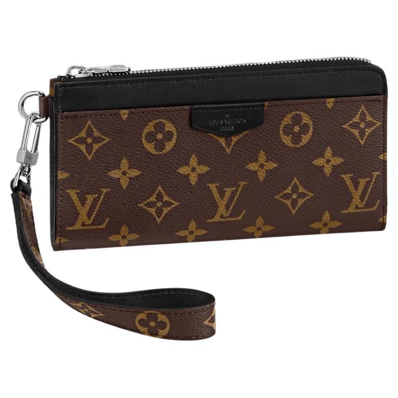Louis Vuitton Wristlet Zippy Pouch Monogram Canvas For Sale at 1stDibs