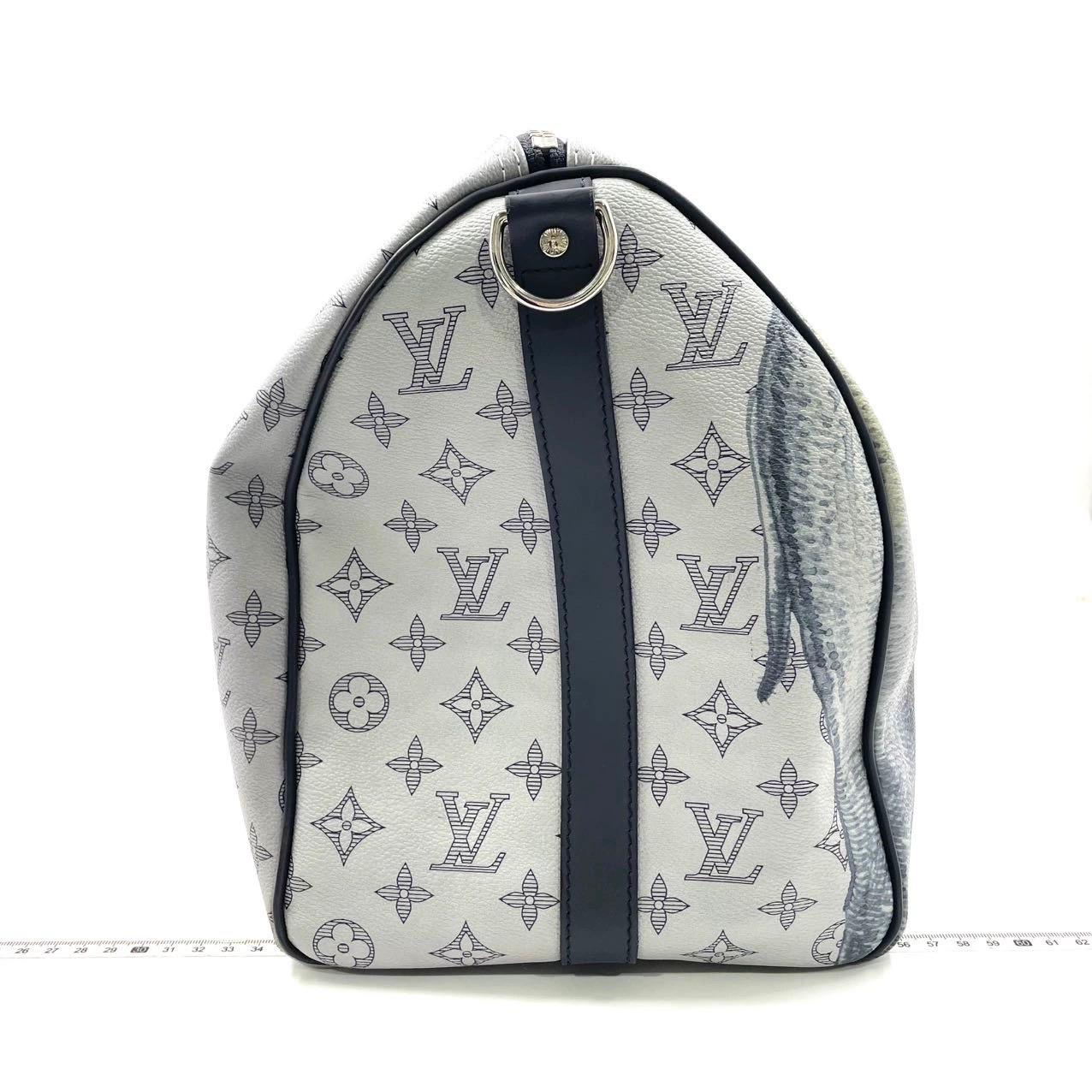 You’ll be roaring in style with this limited edition Louis Vuitton keepall. Part of the the Chapman Brothers x LV 2017 collection, this duffle features an elephant motif against a midnight coated canvas and classic monogram print. The interior