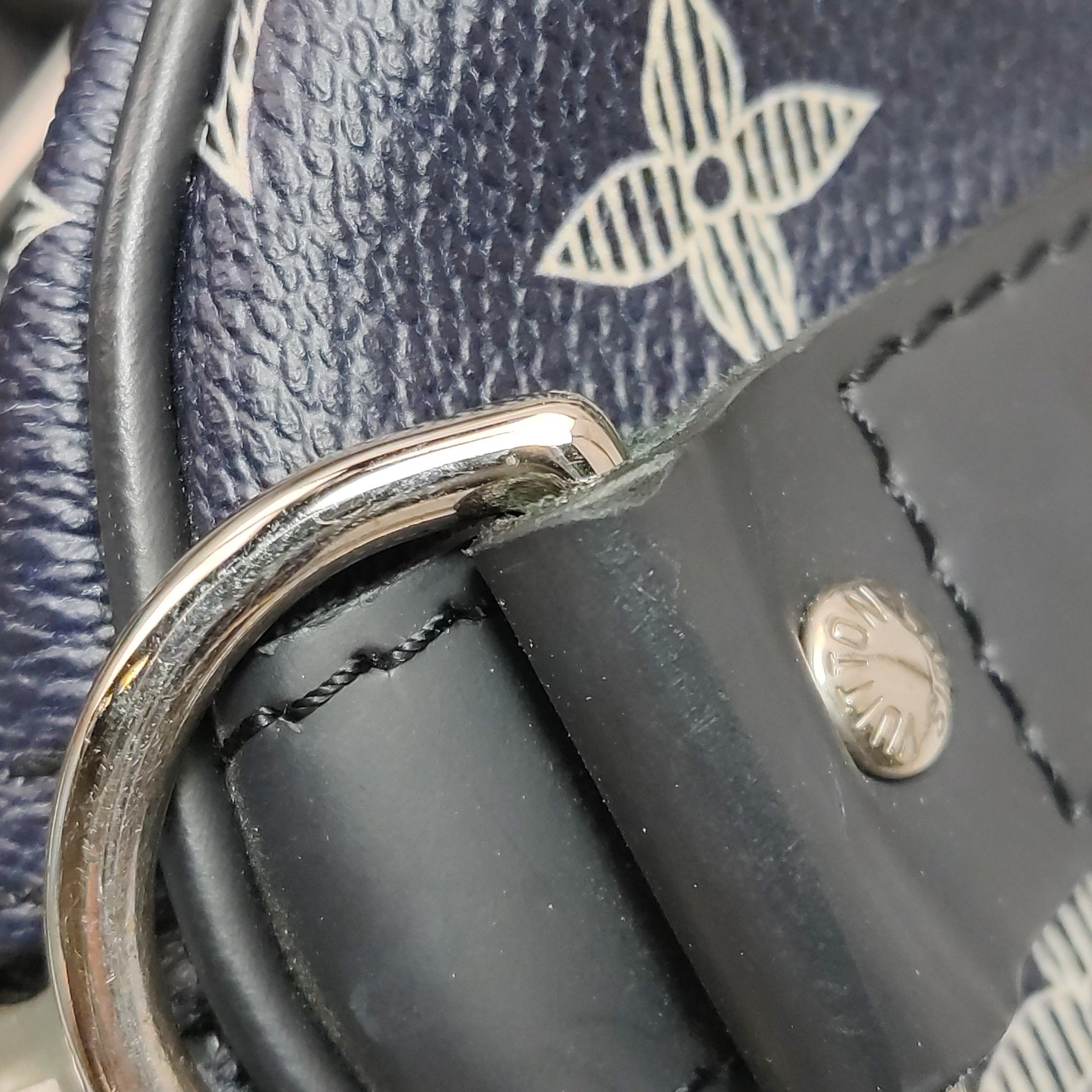 Louis Vuitton x Chapman Brothers Keepall 45 Bandouliere Lion Navy en vente 9