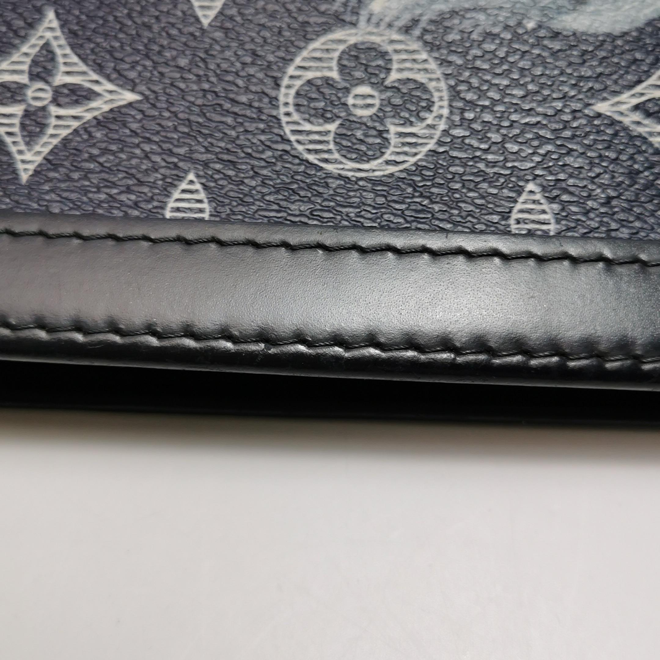 Louis Vuitton x Chapman Brothers Pochette Voyage Medium Lion Navy For Sale 5