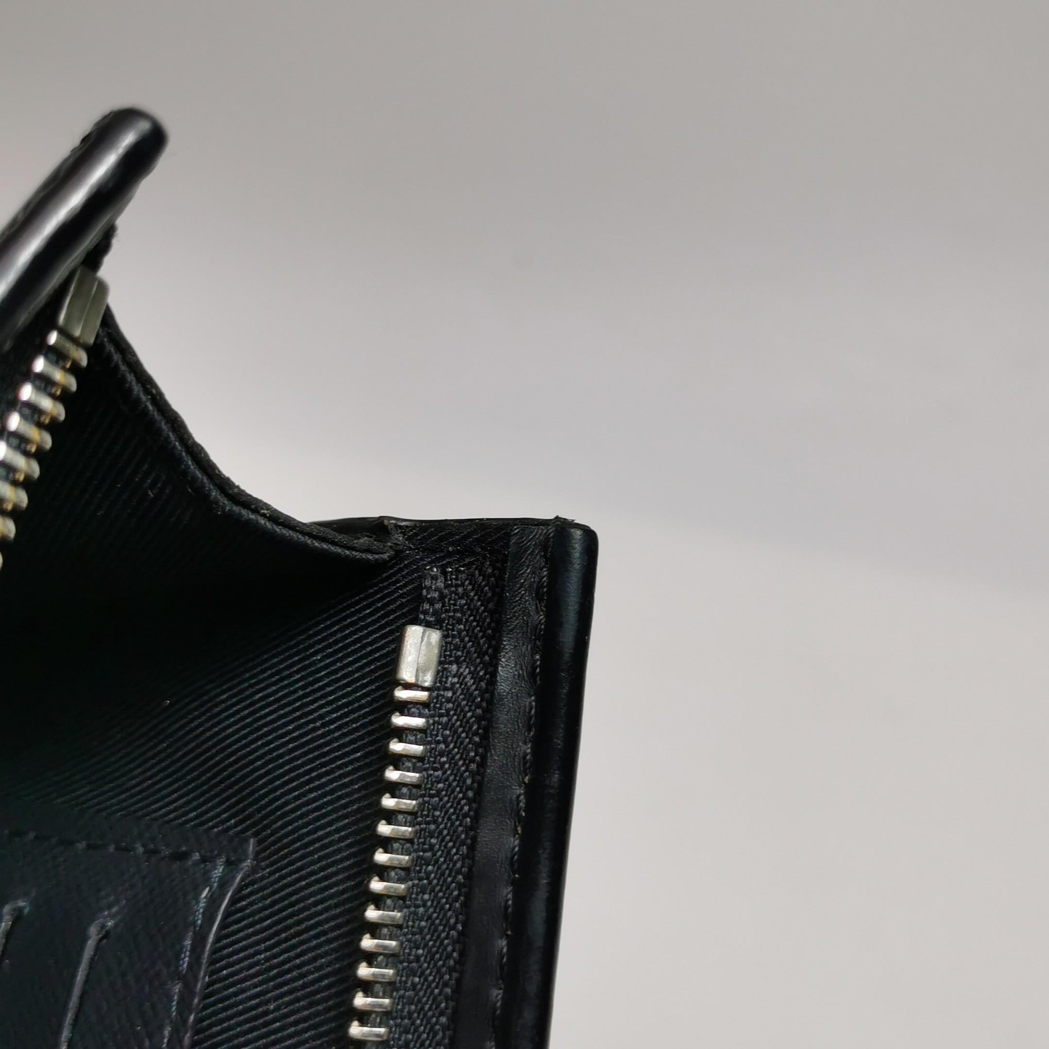 Louis Vuitton x Chapman Brothers Pochette Voyage Medium Lion Navy For Sale 6