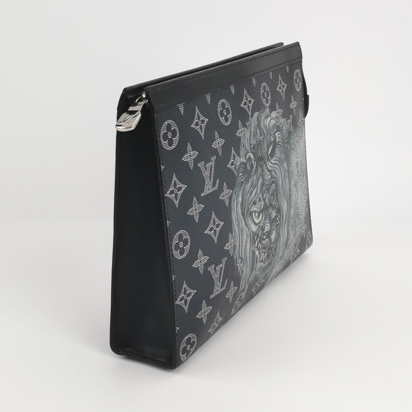 Women's Louis Vuitton x Chapman Brothers Pochette Voyage Medium Lion Navy For Sale