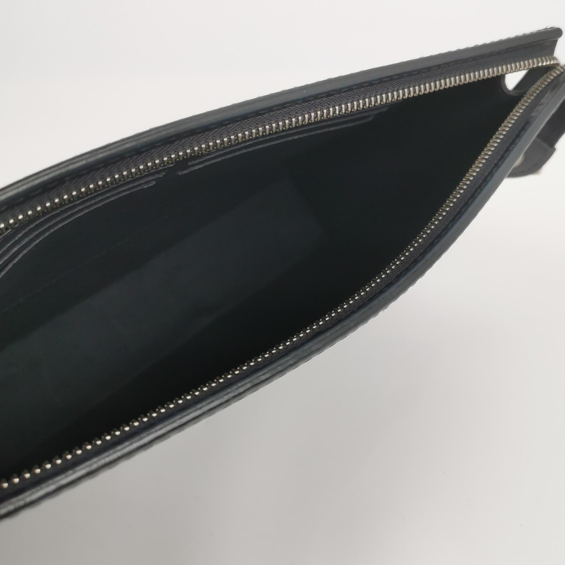 Louis Vuitton x Chapman Brothers Pochette Voyage Medium Lion Navy For Sale 1