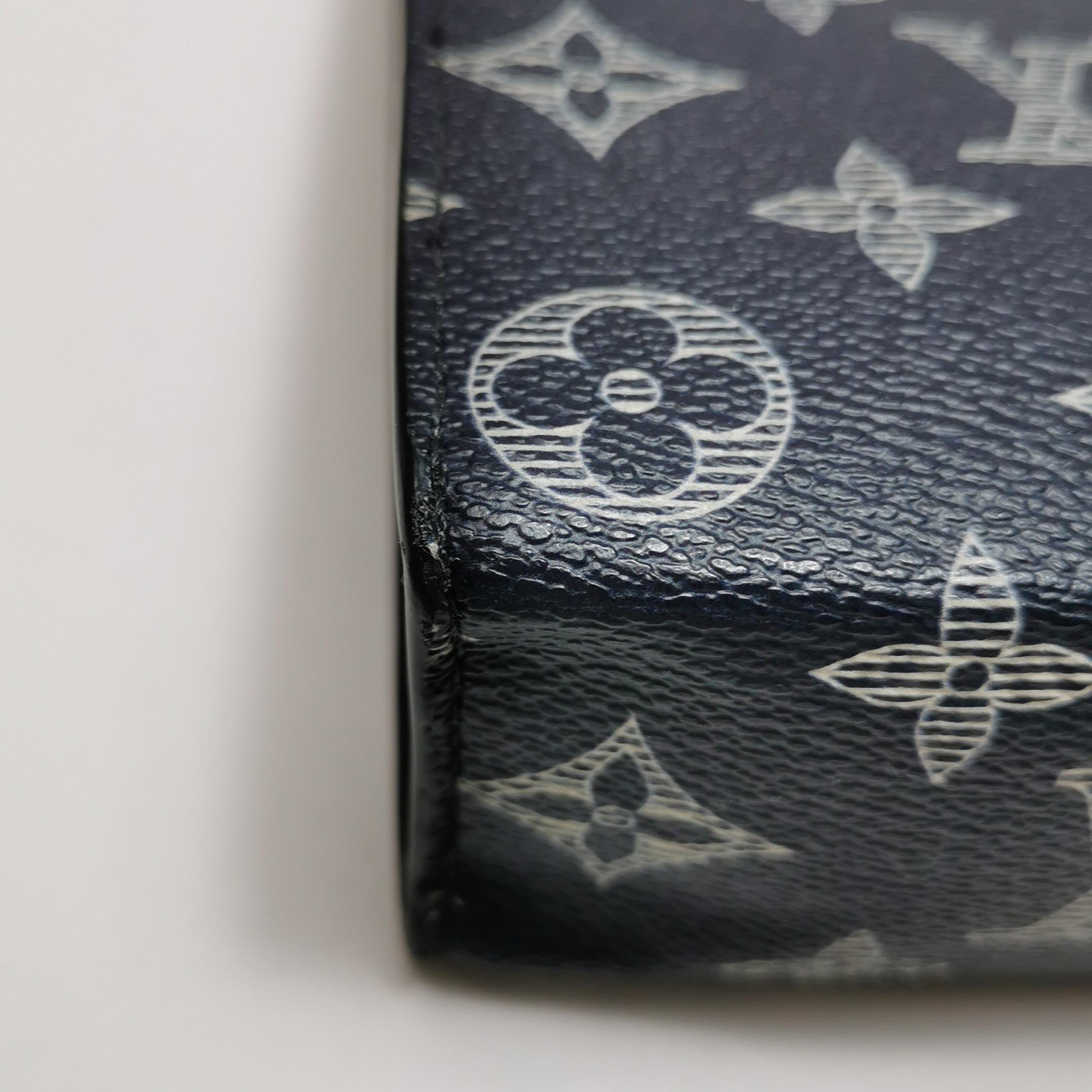 Louis Vuitton x Chapman Brothers Pochette Voyage Medium Lion Navy For Sale 4