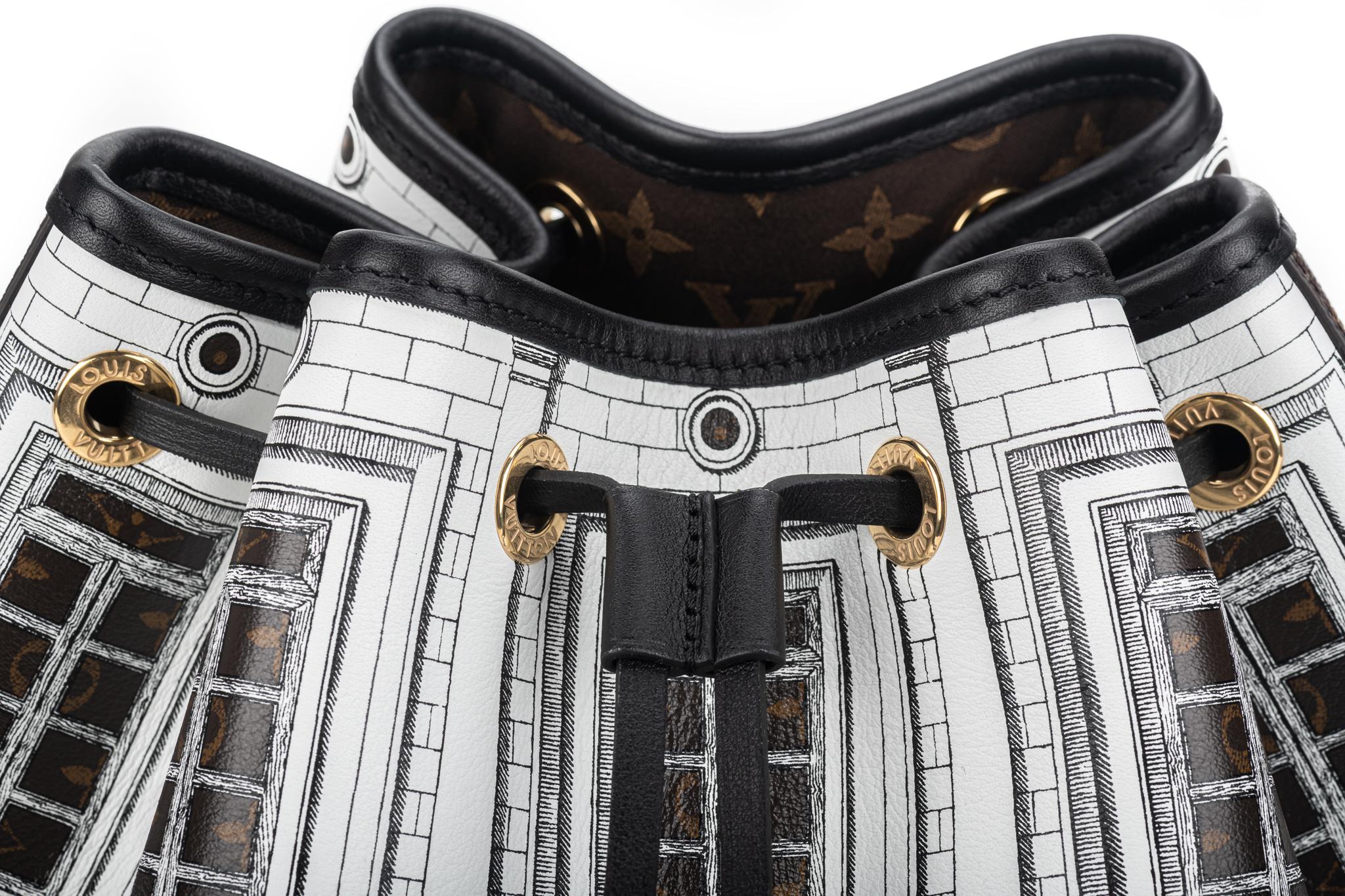 Louis Vuitton x Fornasetti - Sac seau NIB en vente 3