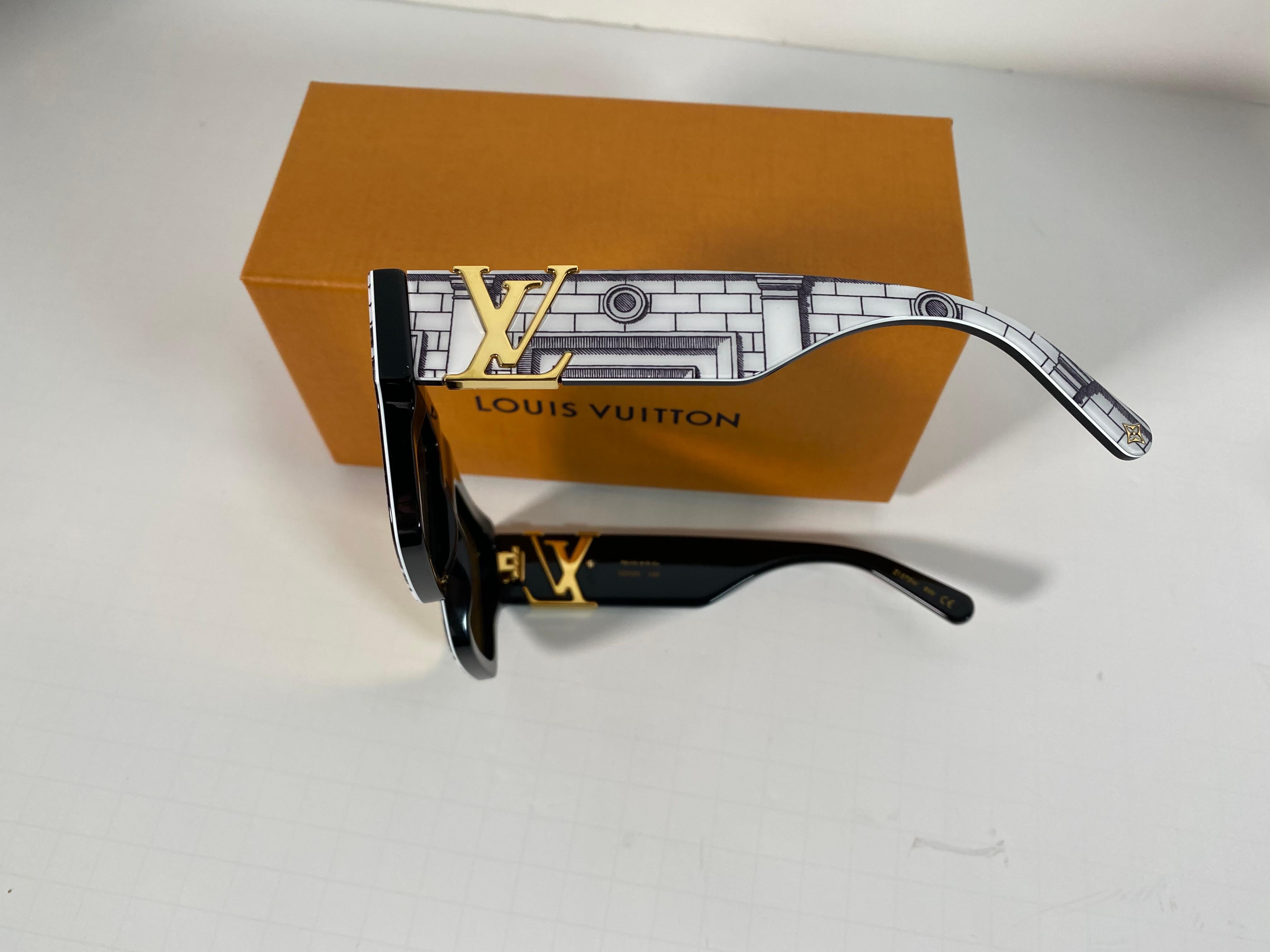 100% authentic guaranteed 
LOUIS VUITTON X Fornasetti Collaboration SunglassesThese LV sunglasses echo the theme from the Fall-Winter 2021 Collection. This iconic House design is updated with an attention-demanding oversized frame. 
Architettura