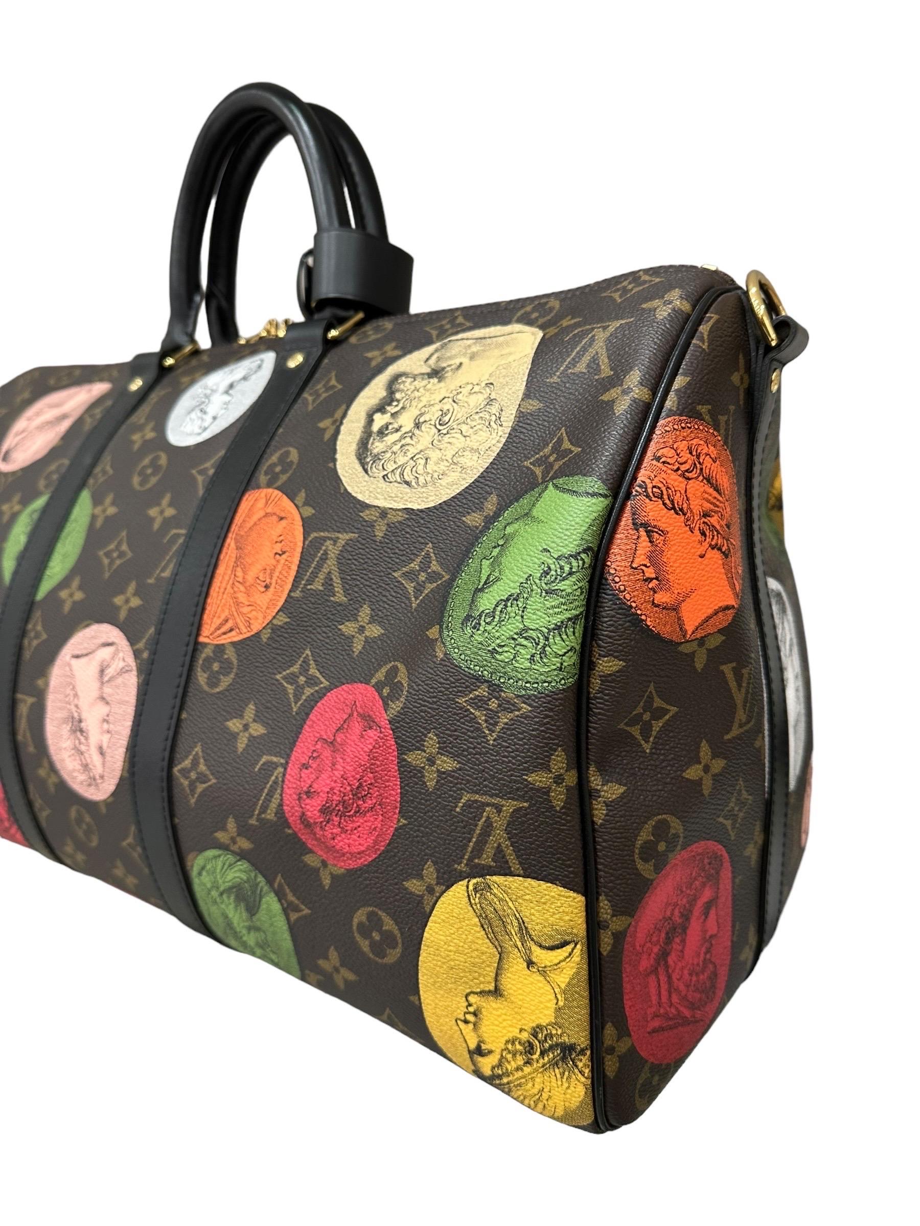 Louis Vuitton x Fornasetti Keepall 45 Bandoulière Rucksack für unterwegs  im Angebot 7