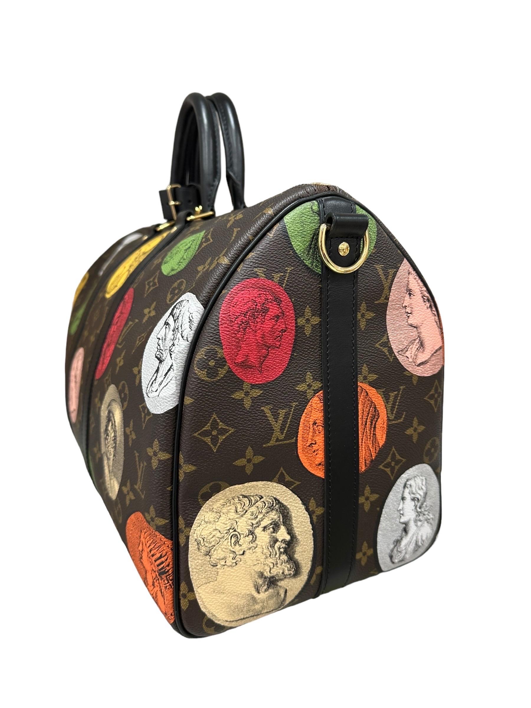 Louis Vuitton x Fornasetti Keepall 45 Bandoulière Borsone da Viaggio In Excellent Condition For Sale In Torre Del Greco, IT