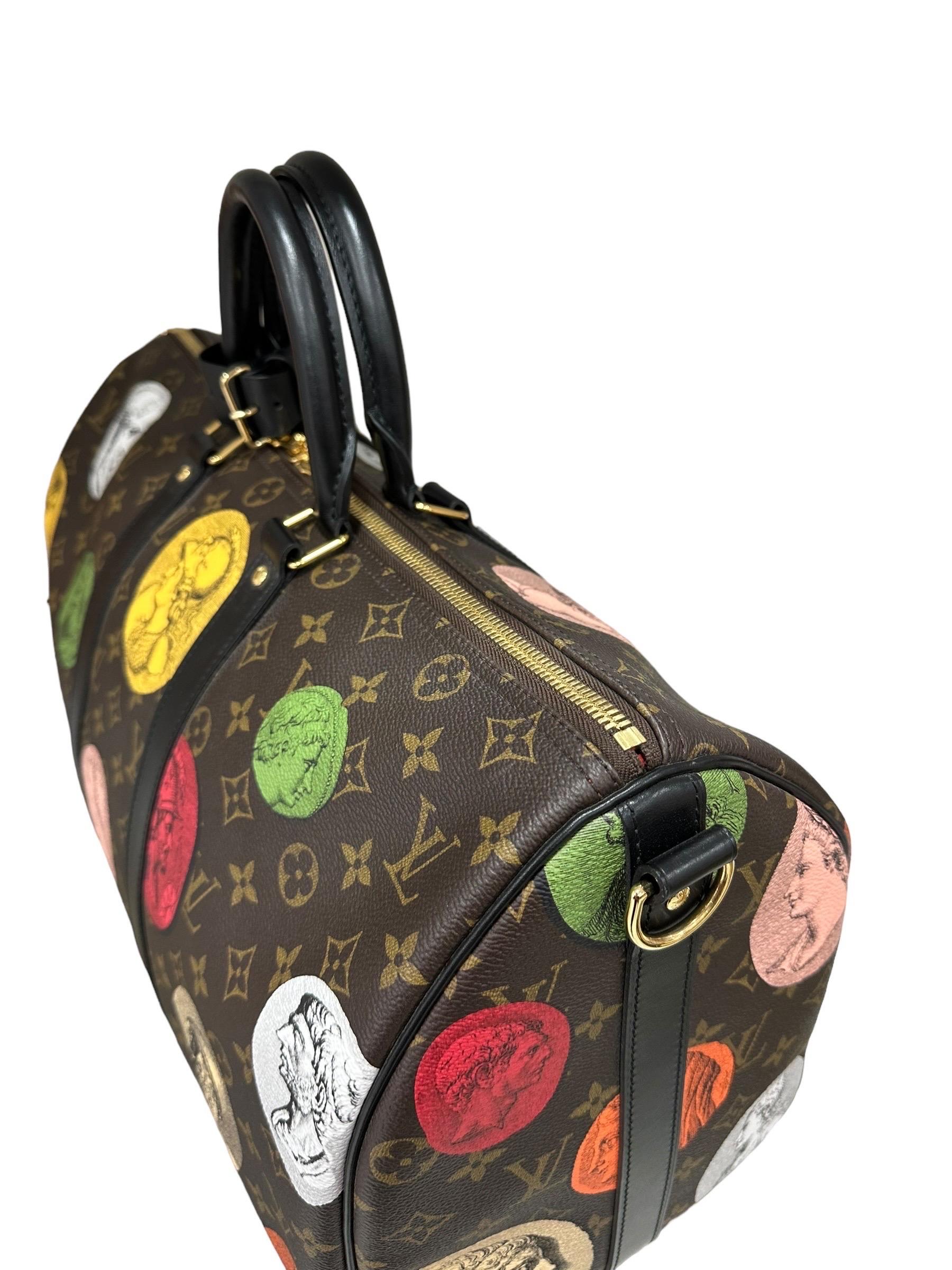 Louis Vuitton x Fornasetti Keepall 45 Bandoulière Rucksack für unterwegs  im Angebot 3