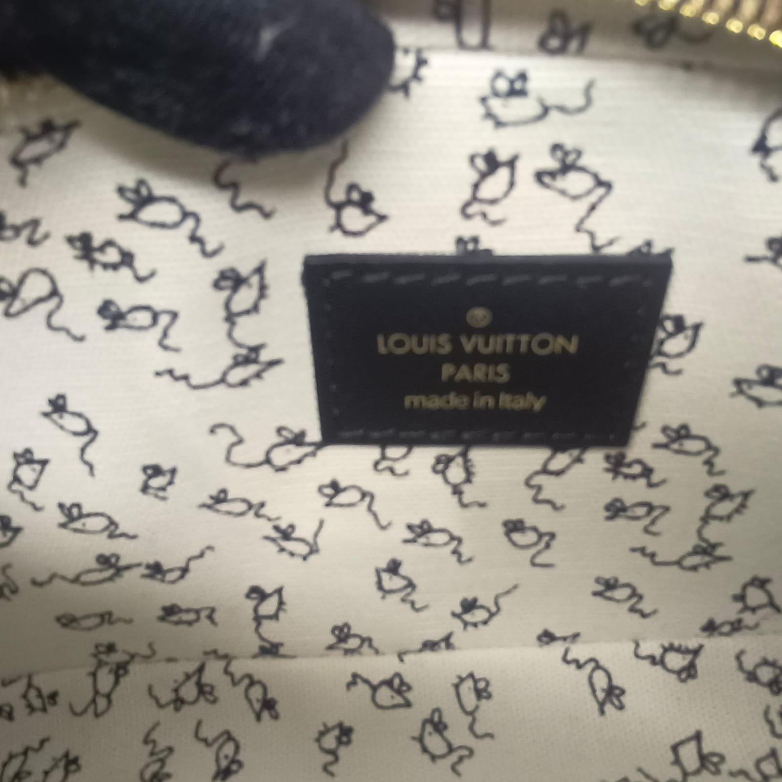Women's or Men's Louis Vuitton x Grace Coddington 2018 Epi Cat Chain Clutch For Sale