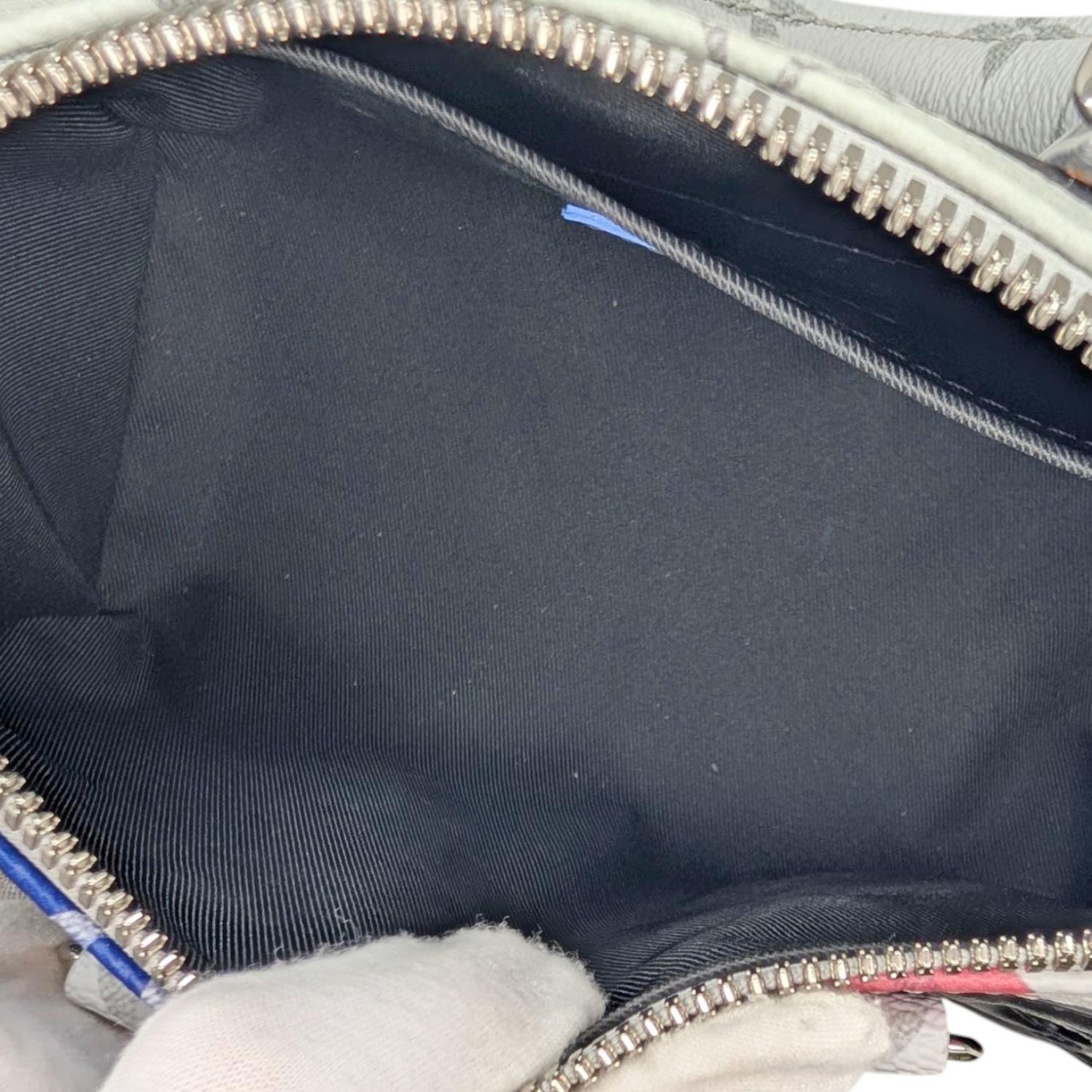 Louis Vuitton x Kid Super 2023 Monogram Portrait Keepall Bandoulière 25 For Sale 2