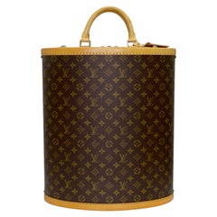 Malle du centenaire Louis Vuitton x Manolo Blahnik