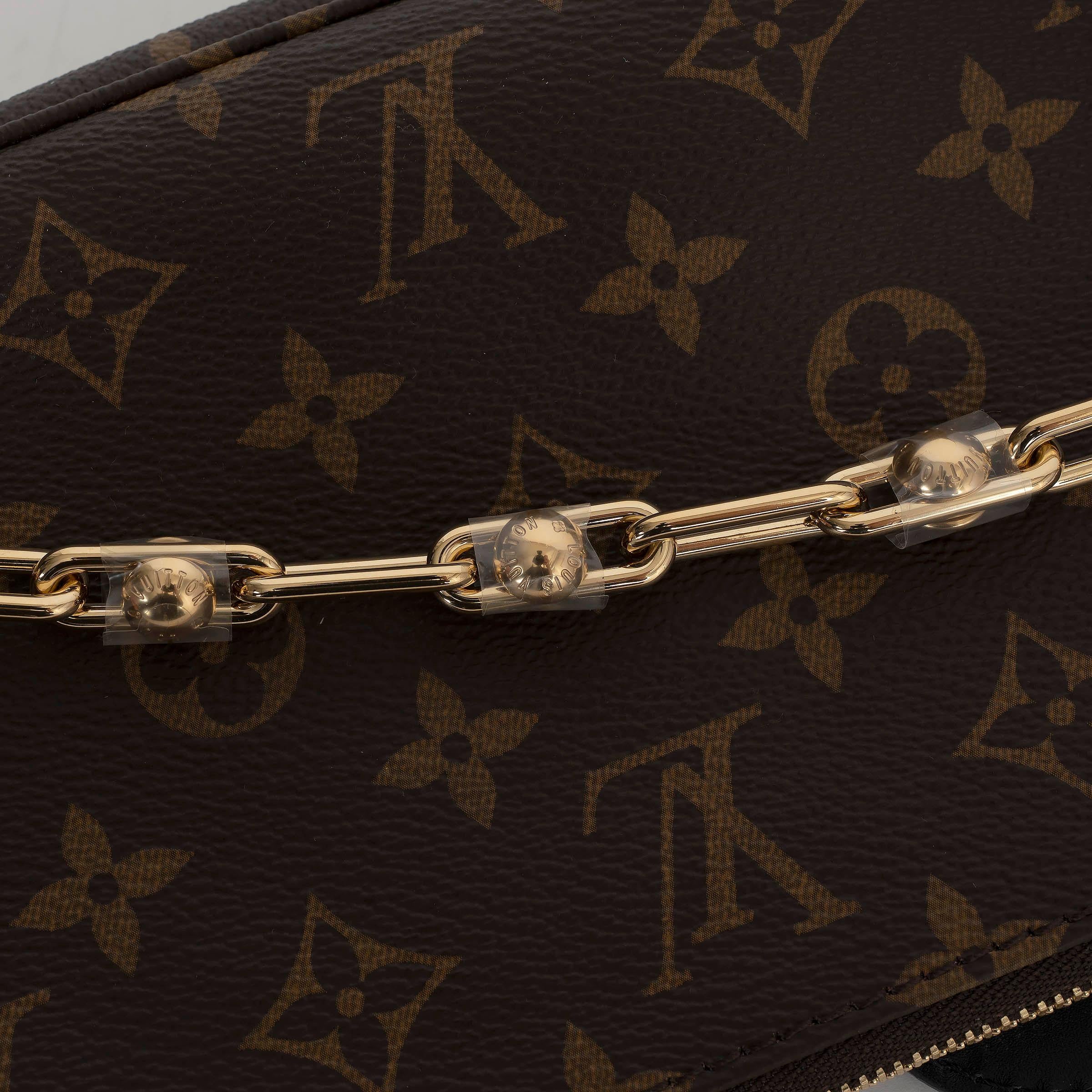 Borsa LOUIS VUITTON x Murakami marrone in tela Monogram PANDA POCHETTE ACCESSOIRES in vendita 3