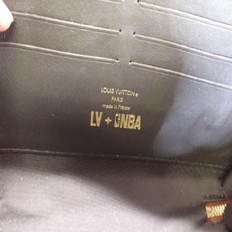 Louis Vuitton x NBA Brown Monogram Leather Soft Trunk Shoulder Bag In Good Condition In Irvine, CA
