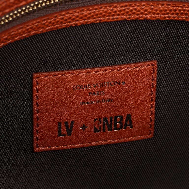 Cloth bag Louis Vuitton X NBA Brown in Cloth - 16037906