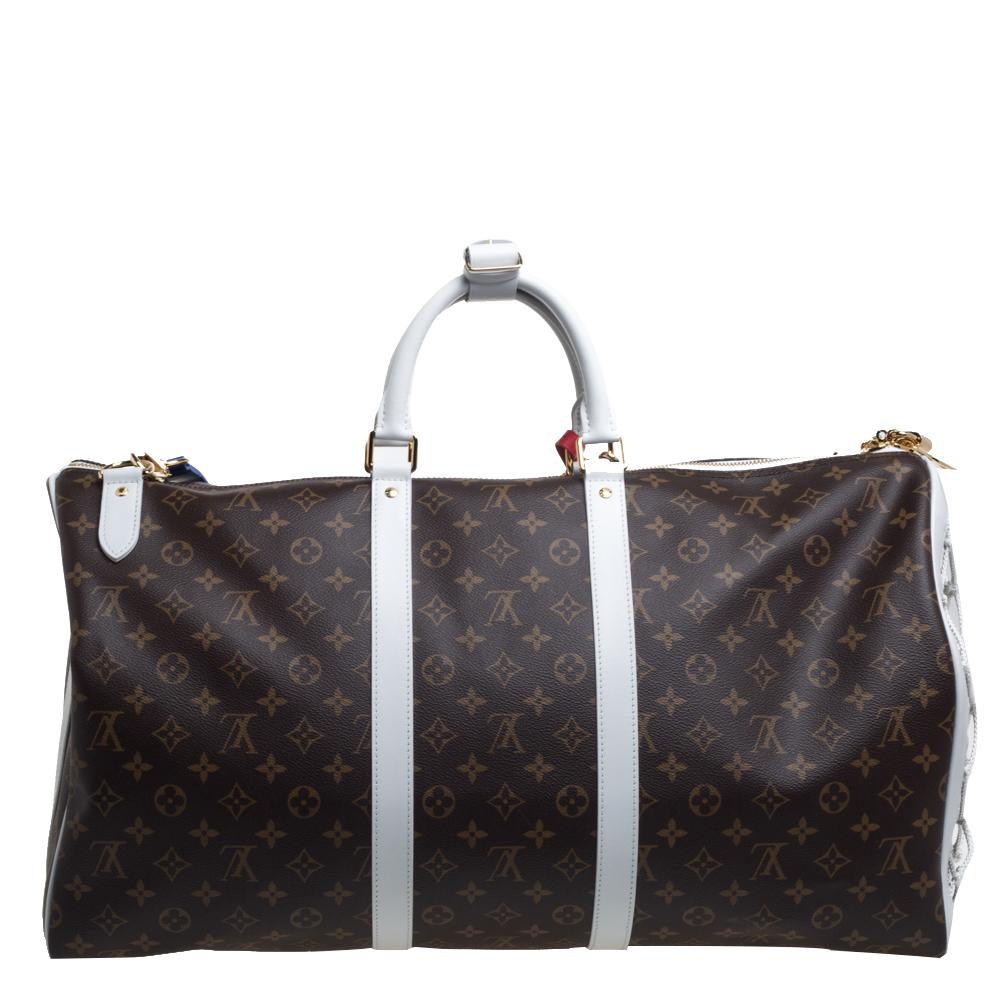 Fashion lovers naturally like to travel in style, and at such times only the best travel handbag will do. And you can't find a better one than this Keepall from the LV x NBA collection. It is well-crafted from monogram coated canvas and leather to