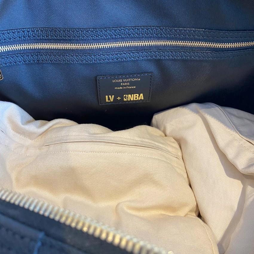 Louis Vuitton x NBA Saison 1 Ausverkaufte schwarze Keepall 50 Tasche im Angebot 1