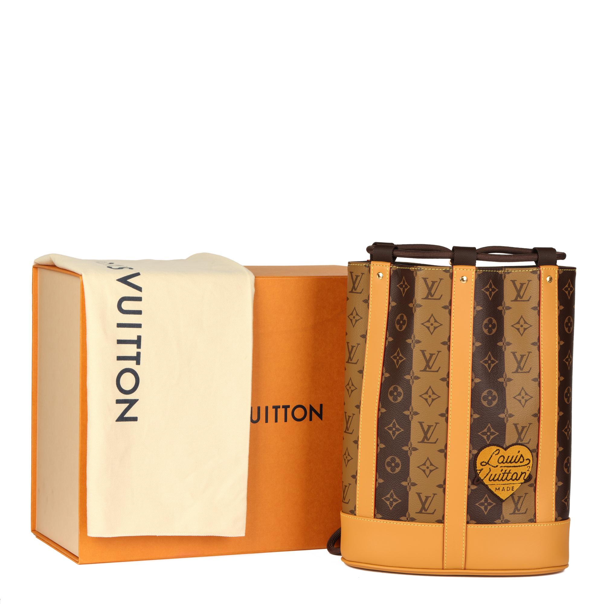 Sac à main Louis Vuitton x Nigo marron à rayures Reverso avec monogramme Randonnee en vente 8