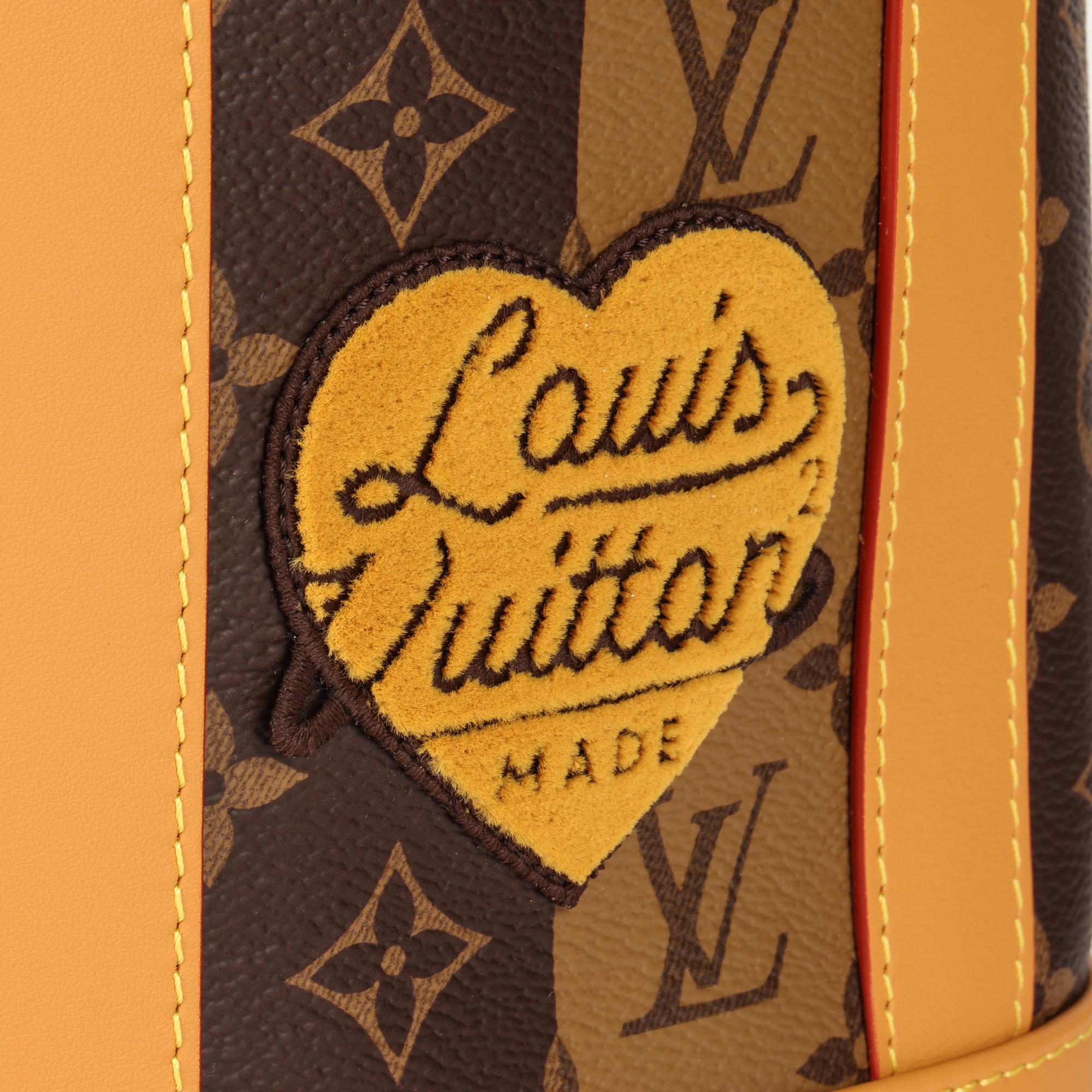 Sac à main Louis Vuitton x Nigo marron à rayures Reverso avec monogramme Randonnee en vente 3