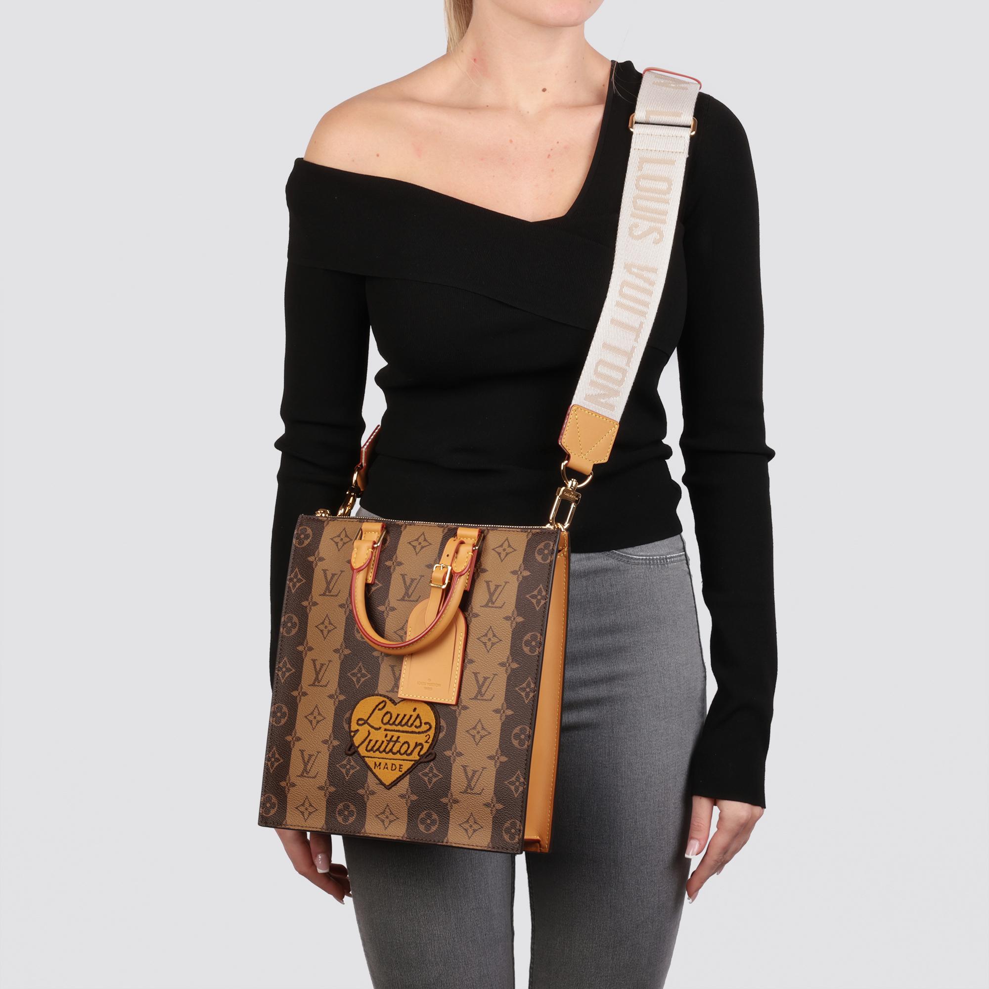 LOUIS VUITTON x Nigo Brown Stripe Reverso Monogram Sac Plat Cross en vente 7