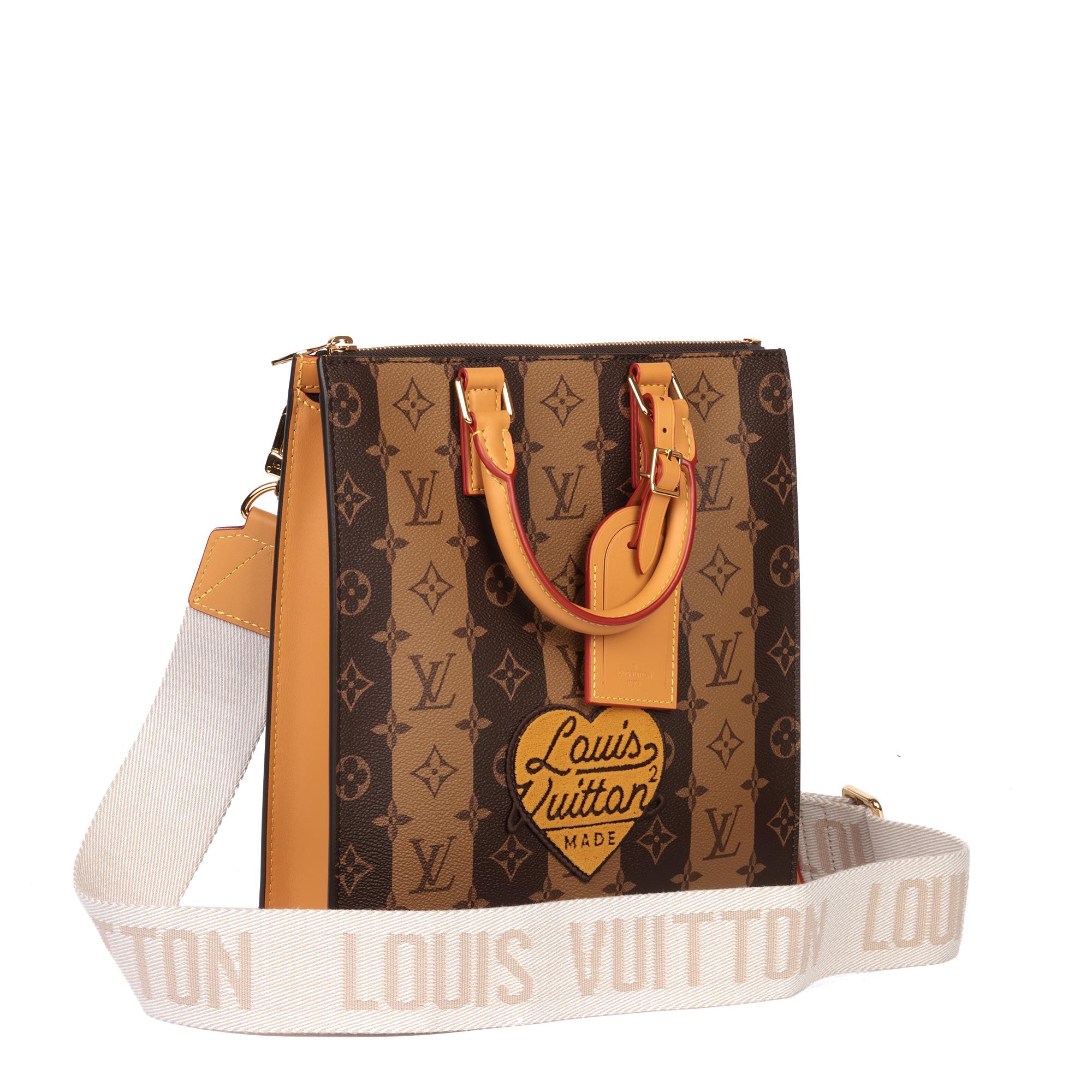 LOUIS VUITTON
x Nigo Brown Stripe Reverso Monogram Coated Canvas Sac Plat Cross

Age (Circa): 2022
Accompanied By: Louis Vuitton Dust Bag, Shoulder Strap, Box, Luggage Tag
Authenticity Details: Microchipped (Made in Italy) 
Gender: Ladies
Type: