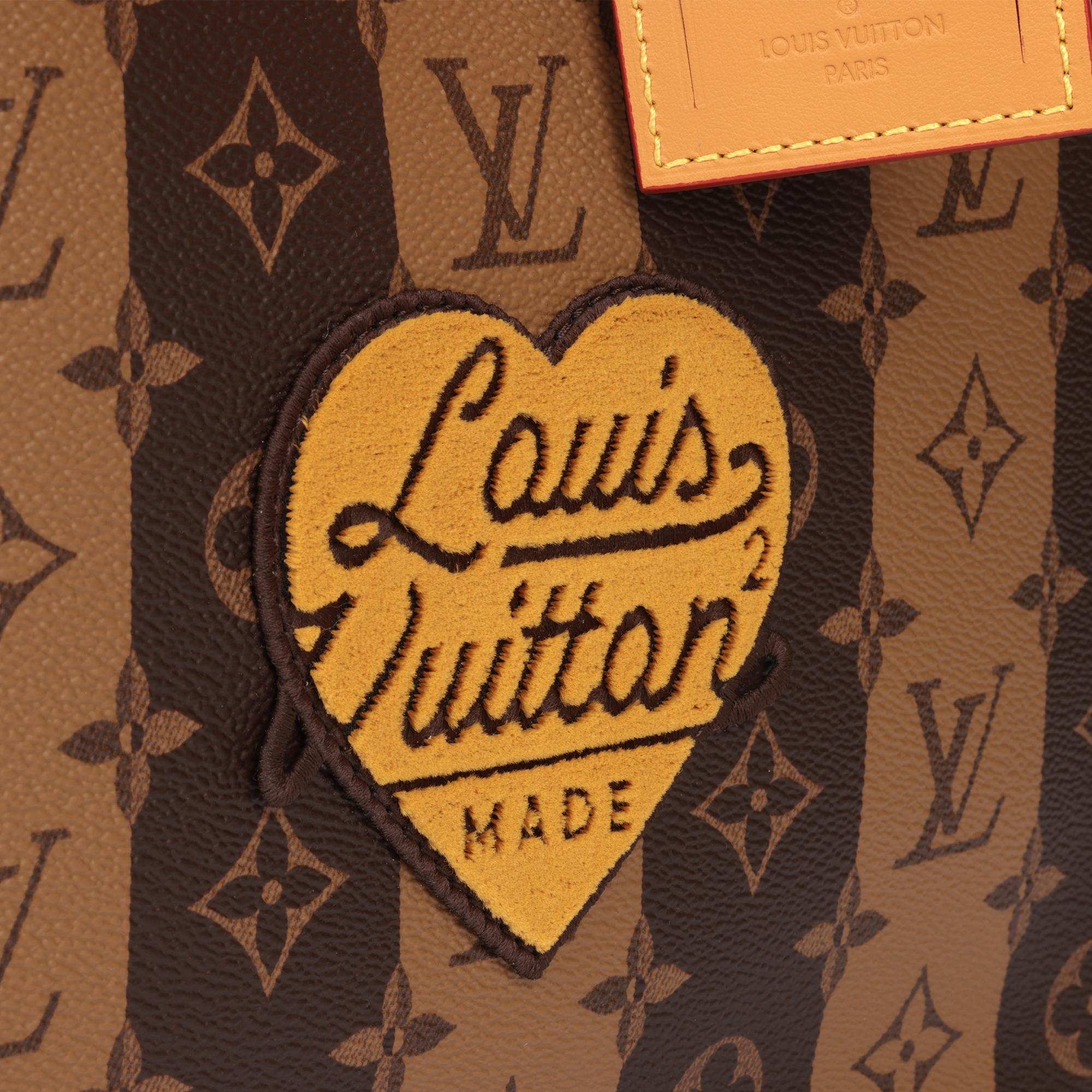 LOUIS VUITTON x Nigo - Croix de sac en toile enduite à rayures marron et monogramme Reverso en vente 2