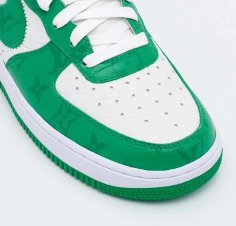 Louis Vuitton X Nike By Virgil Abloh Nike Air Force 1 LowTop Sneakers Größe US6.5 im Zustand „Gut“ im Angebot in Dubai, Al Qouz 2