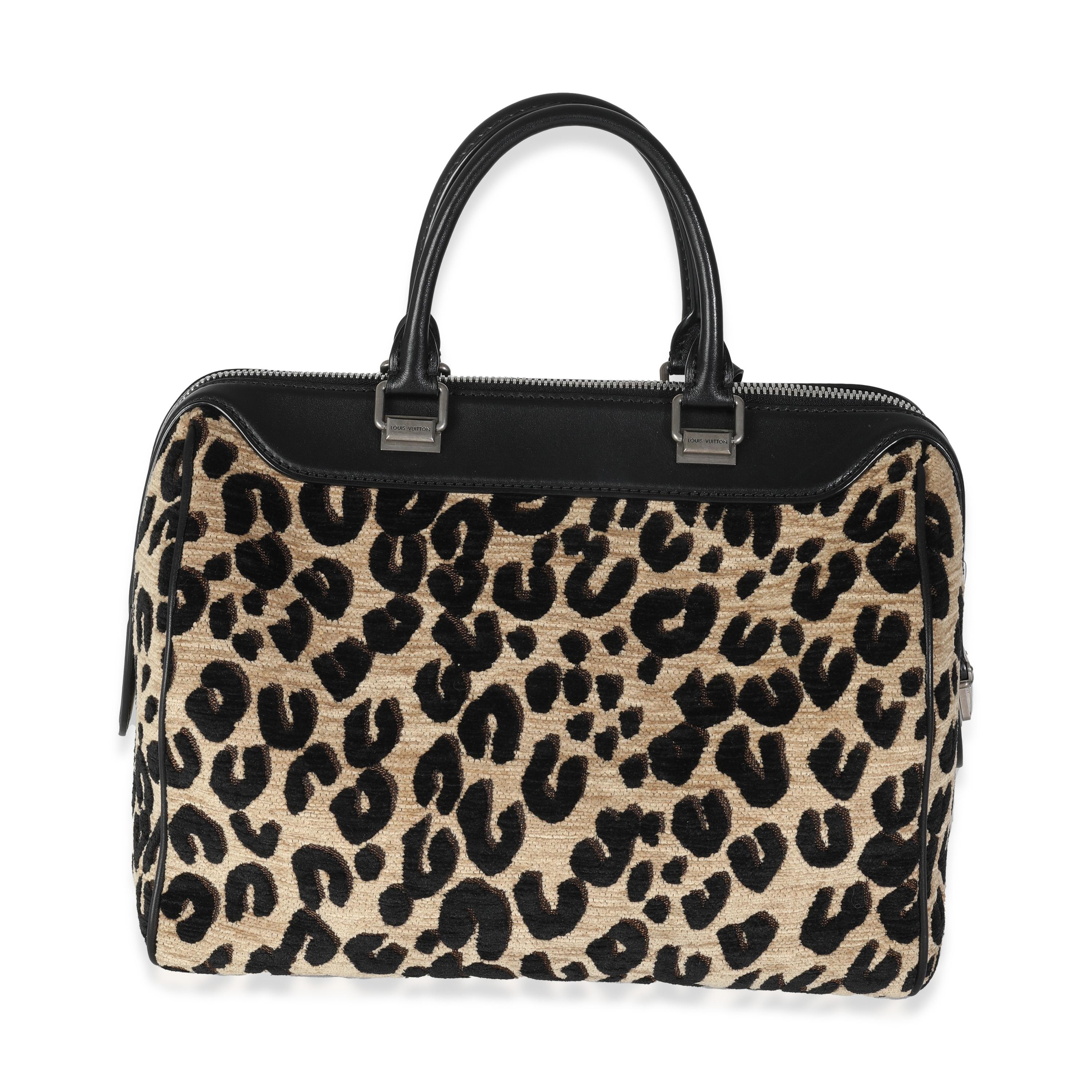 Auflistung Titel: Louis Vuitton x Stephen Sprouse Schwarz Beige Samt Leopard Speedy 30
SKU: 144545
Zustand: Gebraucht 
Beschreibung des Zustands: Die ursprünglich als 