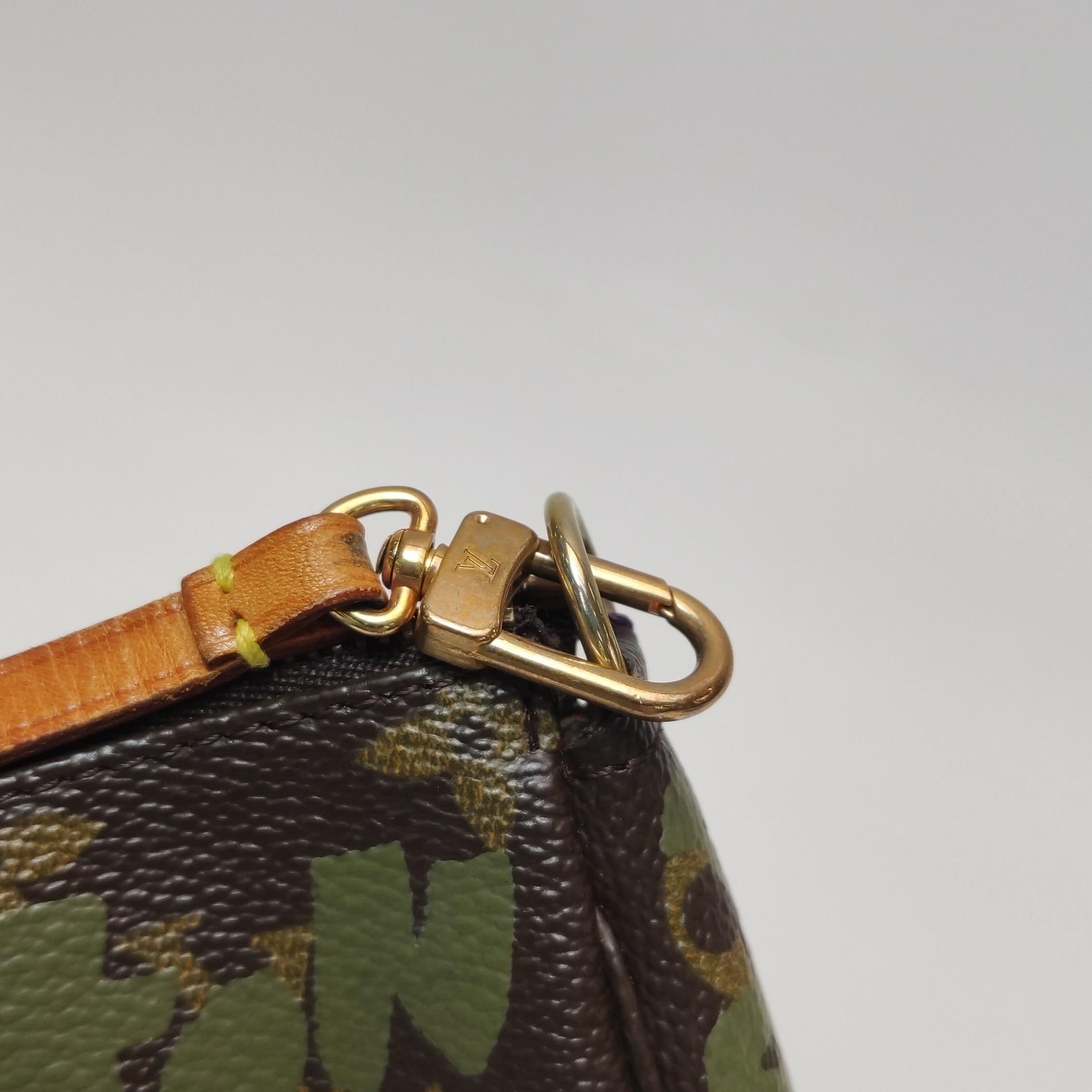 Louis Vuitton & Greene & Greene Greene Pochette Monogramme Accessoire en vente 6