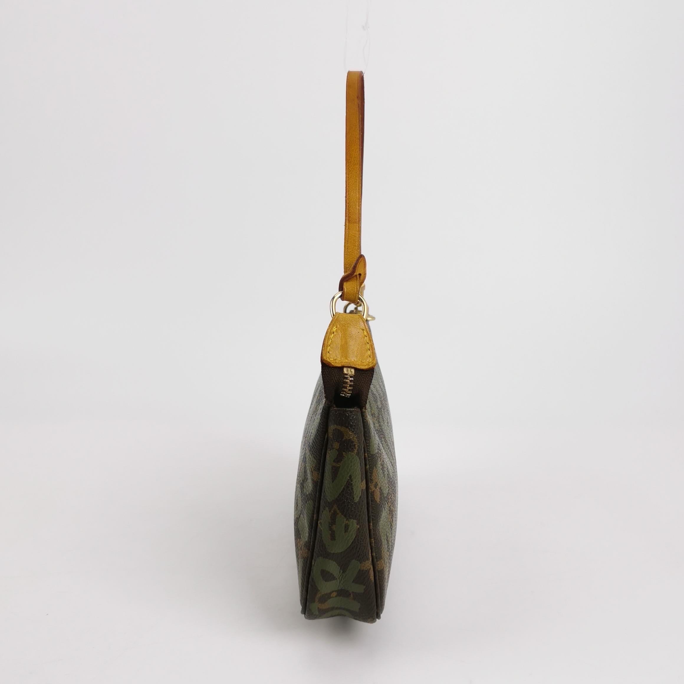 Louis Vuitton & Greene & Greene Greene Pochette Monogramme Accessoire en vente 12