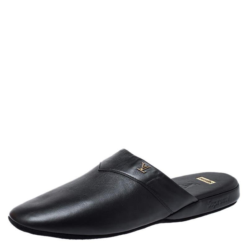 Men's Louis Vuitton x Supreme Black Leather Hugh Flat Slippers Size 39 For Sale