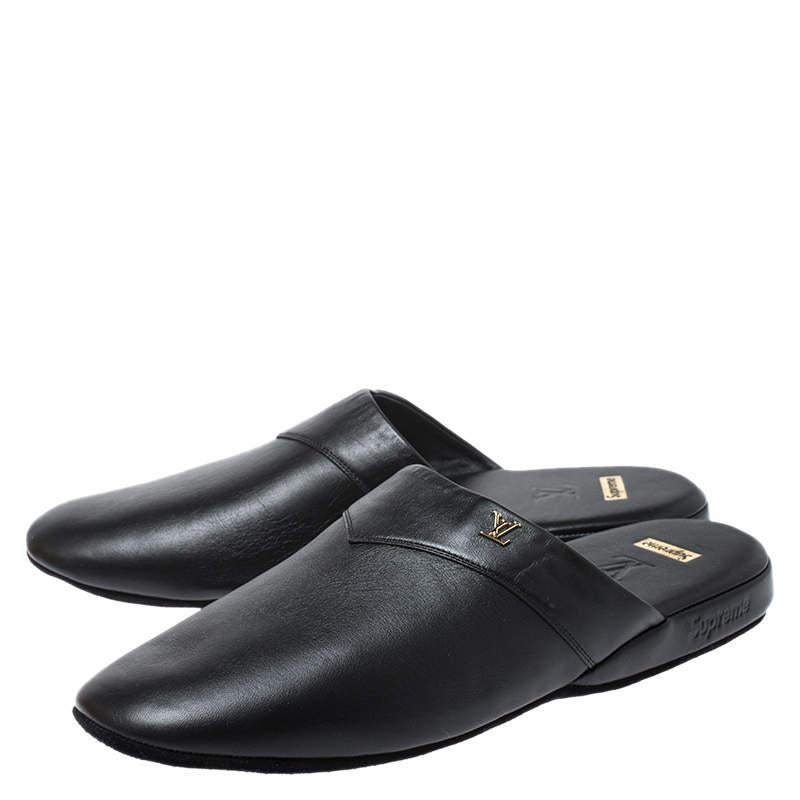 Louis Vuitton x Supreme Black Leather Hugh Flat Slippers Size 39 For Sale 1