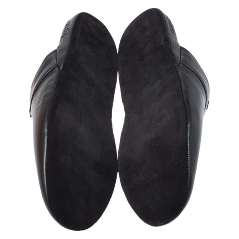 Louis Vuitton x Supreme Black Leather Hugh Flat Slippers Size 39 For Sale 3