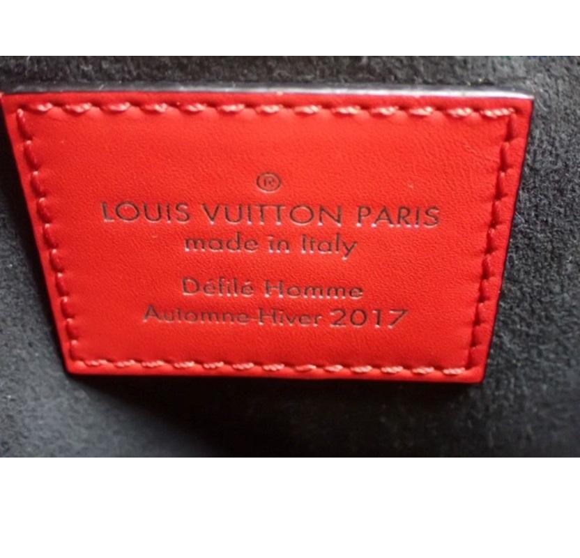 Louis Vuitton x Supreme Danube PM 7