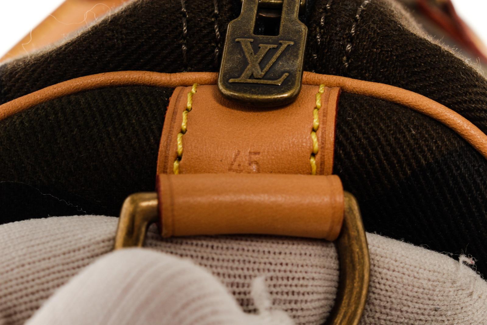 Women's Louis Vuitton x Supreme Green Camo Canvas Keepall Bandouliere 45 cm Duffle Bag