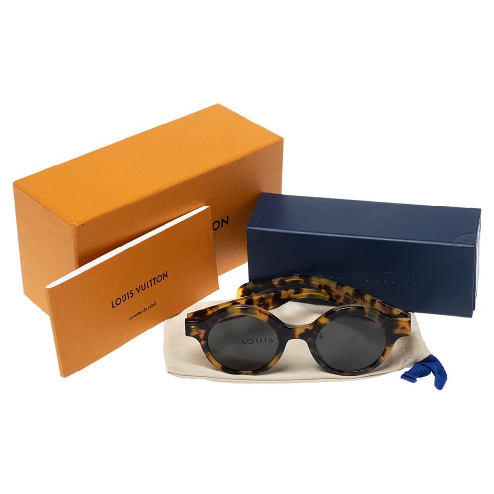 Louis Vuitton x Supreme Havana Brown / Grey Z0990W Downtown Round Sunglasses In Good Condition In Dubai, Al Qouz 2