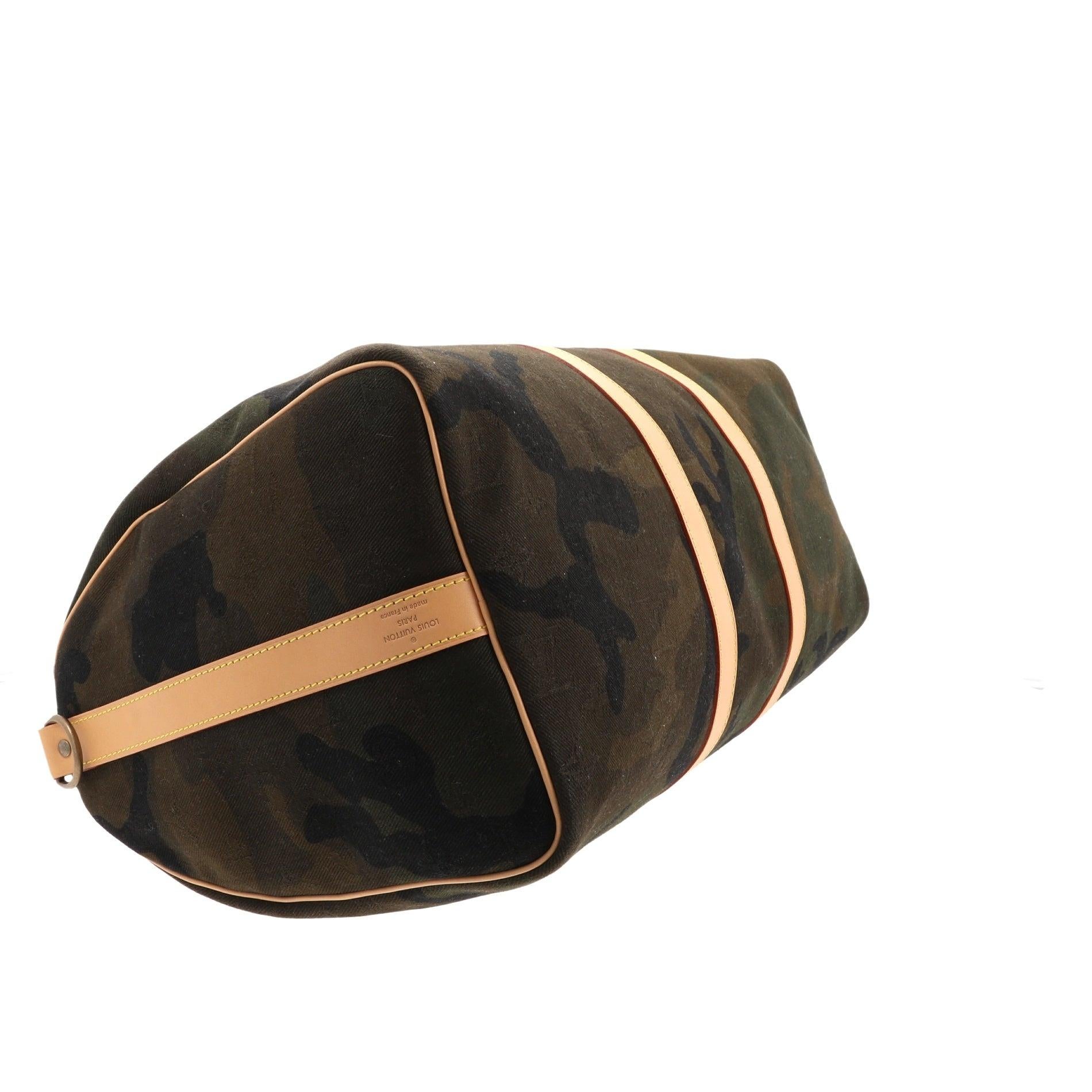 Sac de voyage Louis Vuitton X Supreme Keepall 45 Camo Bandoulière 45 en vente 3