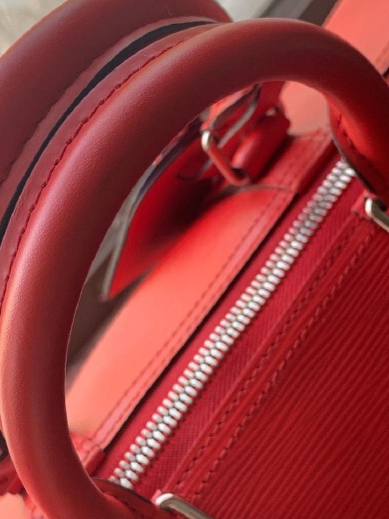 Louis Vuitton x Supreme Keepall Bandouliere 45 with Strap X333 Red Epi  Leather at 1stDibs