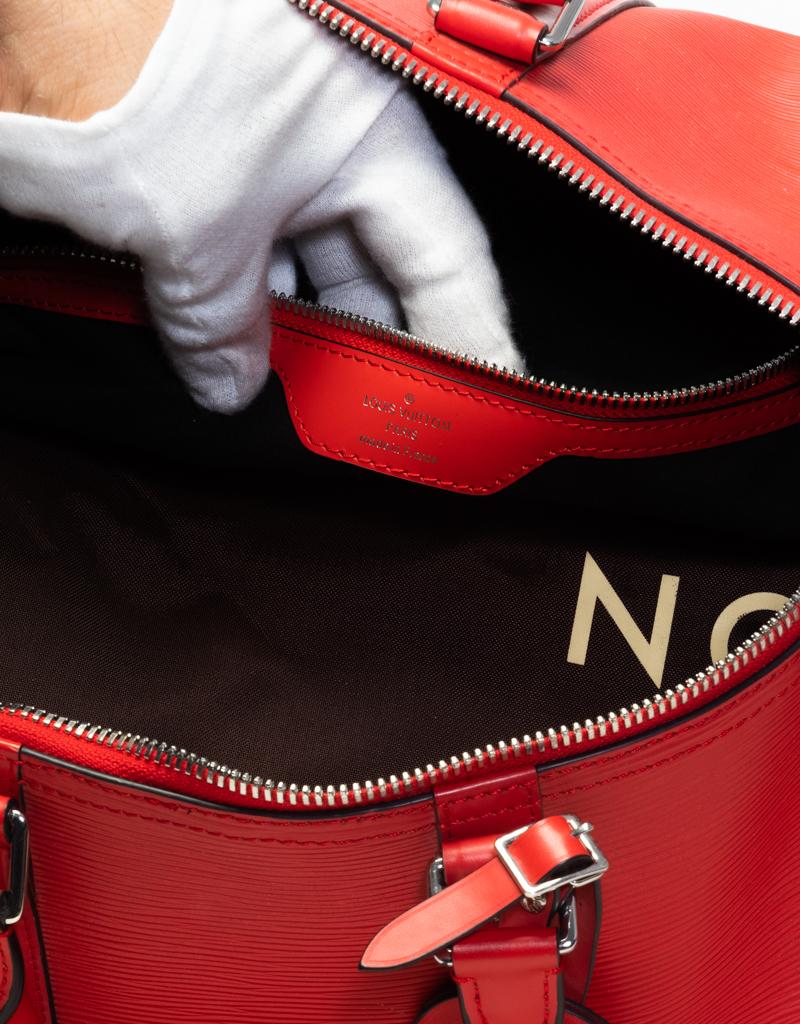 Louis Vuitton X Supreme Bandouliere rouge Édition Limitée Duffle Keepall 45 Excellent état - En vente à Montreal, Quebec
