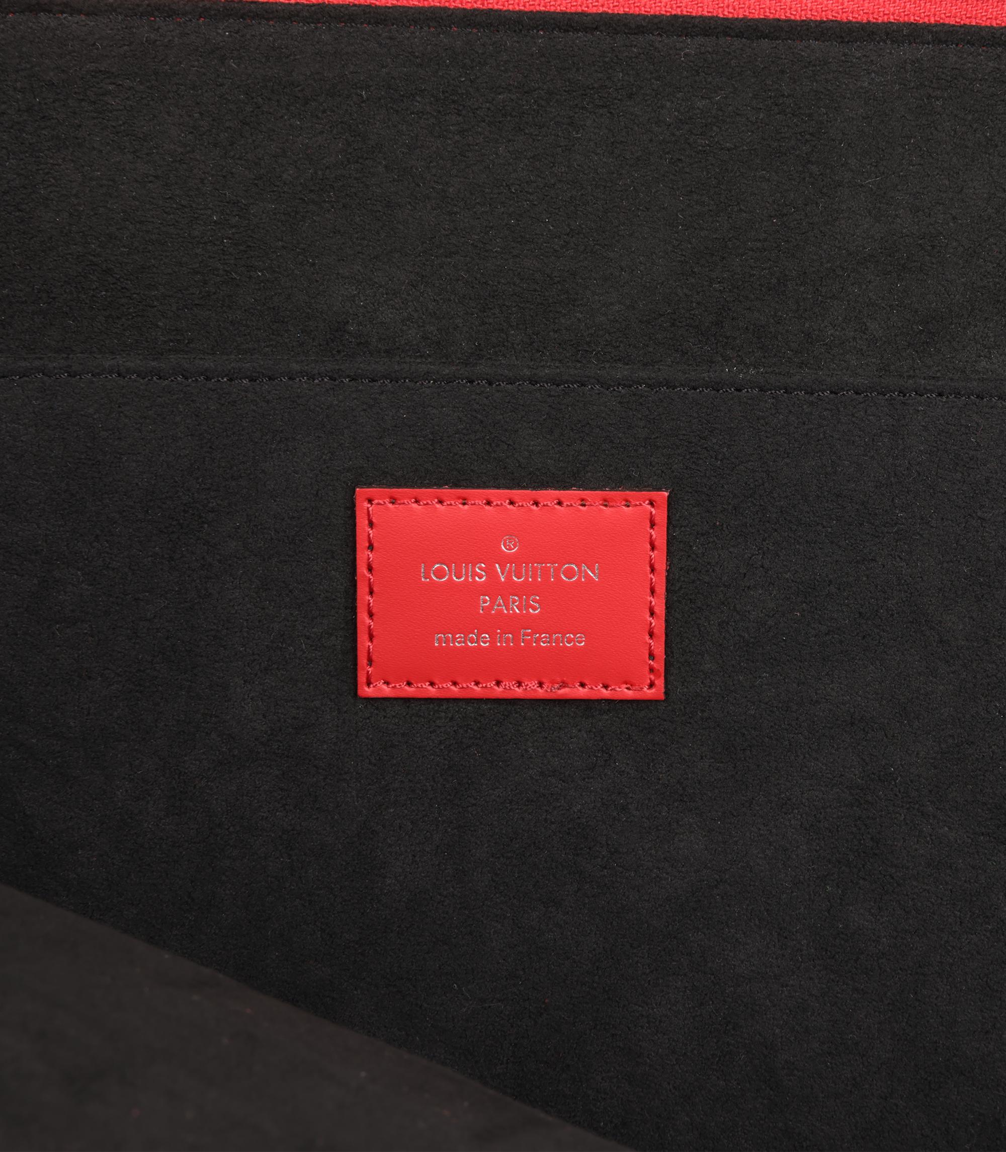 Louis Vuitton x Supreme Red & White Epi Leather Pochette Jour GM en Excelente estado para la venta en Bishop's Stortford, Hertfordshire