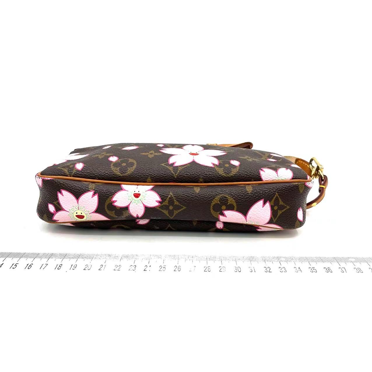 Louis Vuitton x Takashi Murakami Cherry Blossom on Monogram Pochette Accessoire In Good Condition For Sale In AUBERVILLIERS, FR