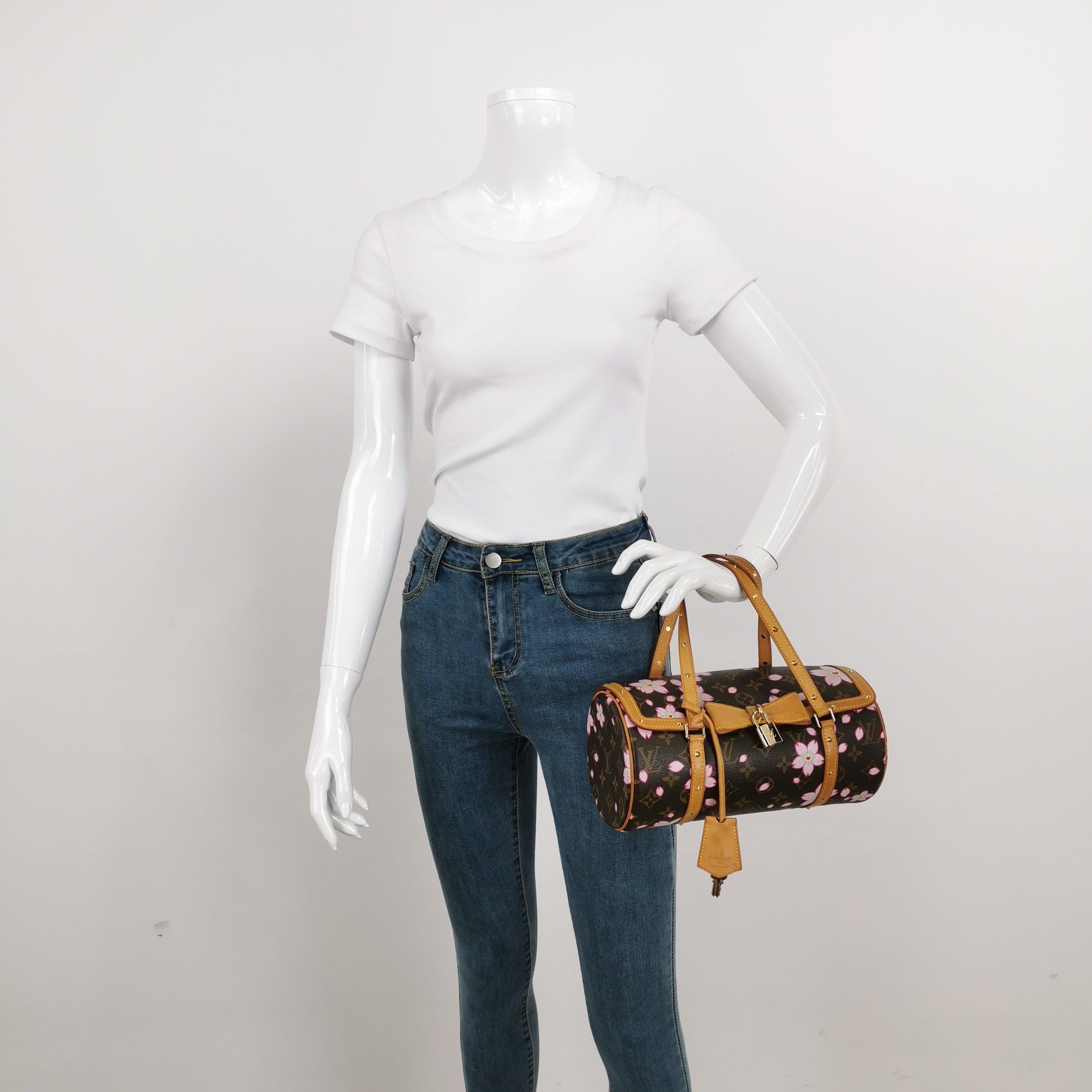Louis Vuitton x Takashi Murakami Papillon 28 Cherry Blossom Monogram Handbag In Good Condition In AUBERVILLIERS, FR