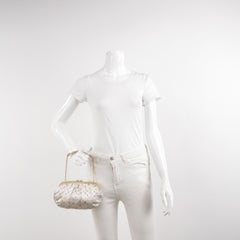 Louis Vuitton x Takashi Murakami Weiße Monogram Satin Aumoniere Abend Clutch B